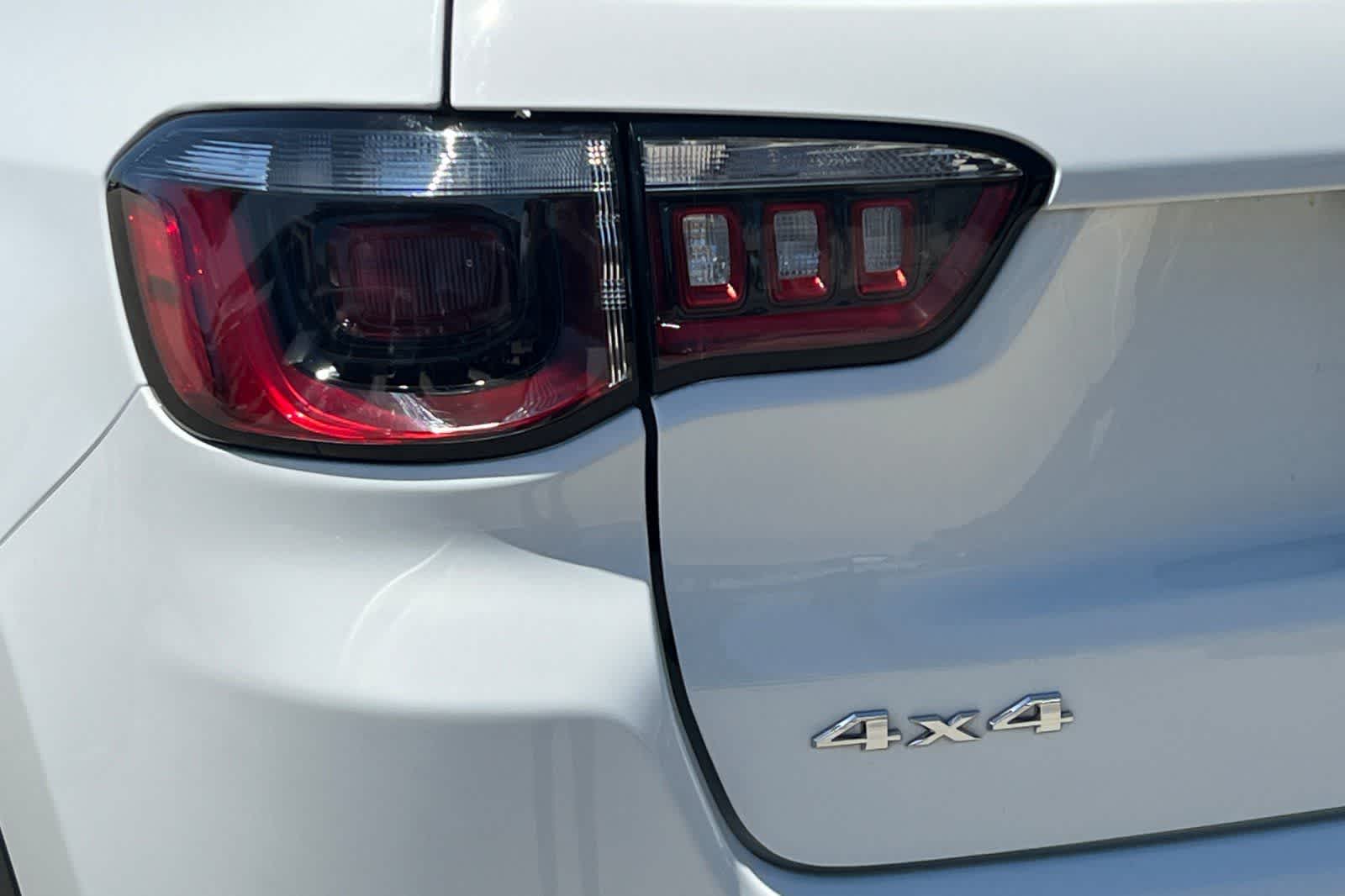 Thumbnail: 2023 Jeep Compass - 34