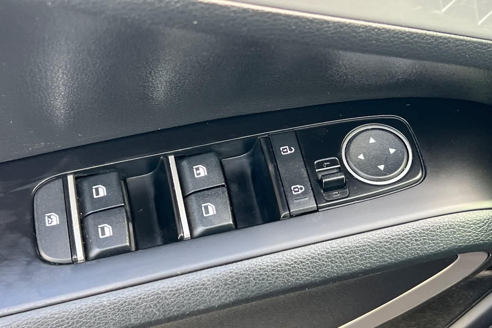 Thumbnail: 2023 Kia Soul - 14