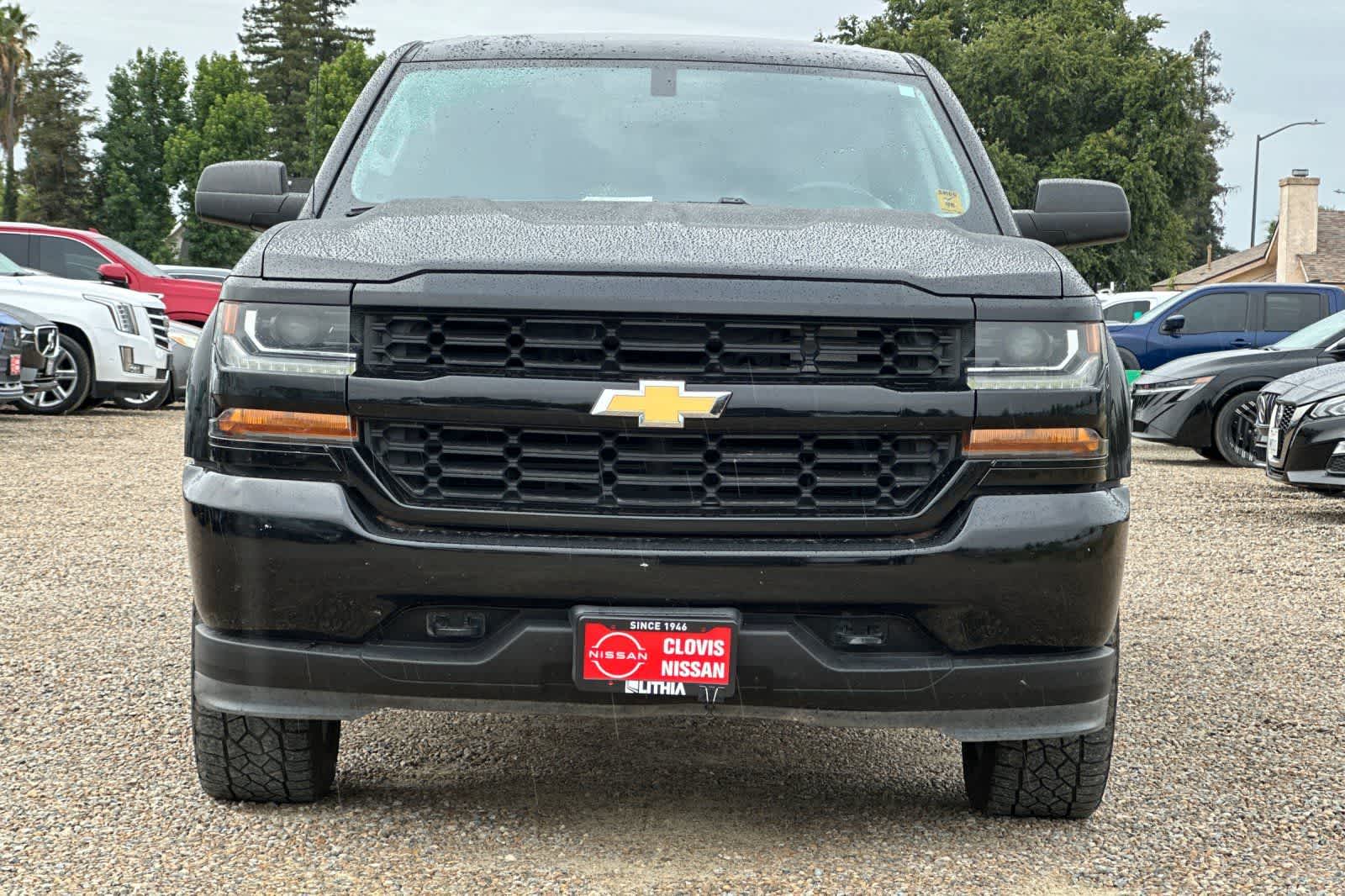 Thumbnail: 2018 Chevrolet Silverado 1500 - 11