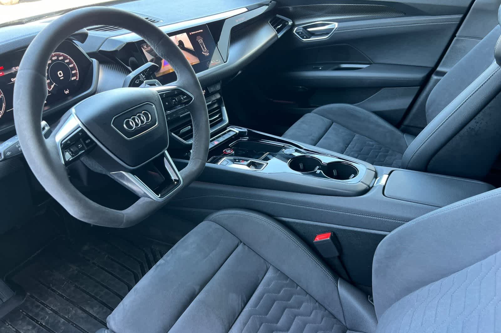 Thumbnail: 2023 Audi e-tron GT - 12