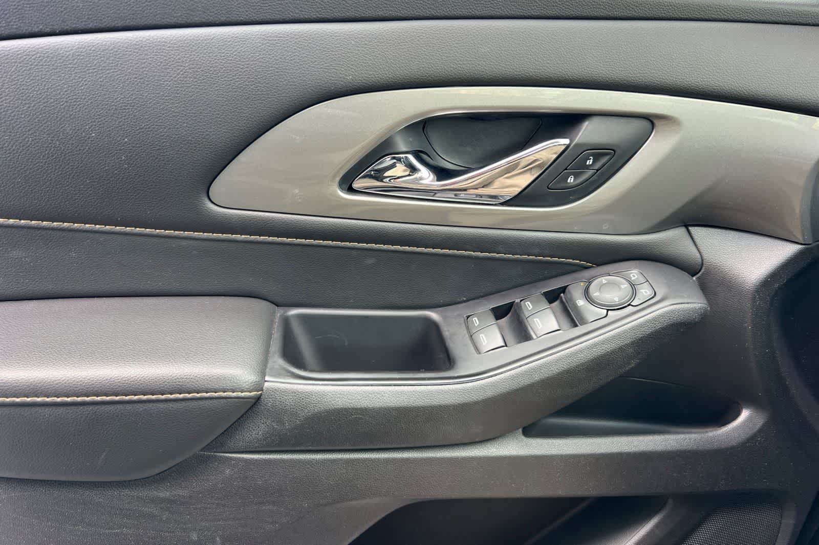 Thumbnail: 2018 Chevrolet Traverse - 15