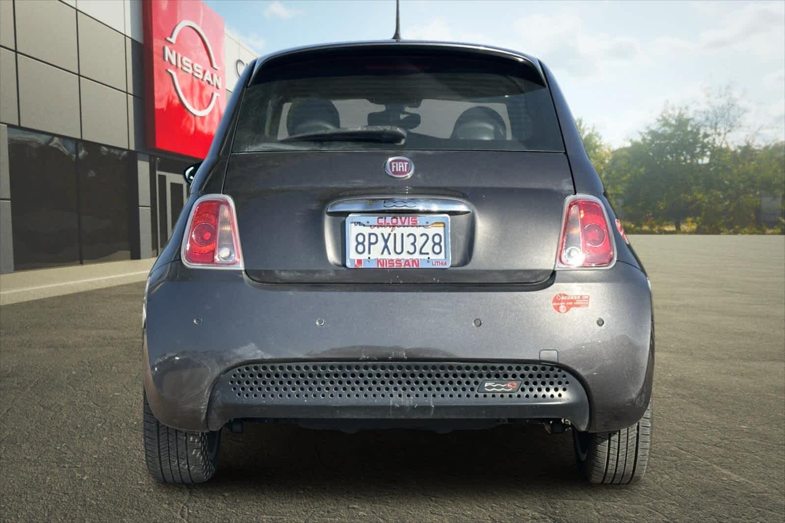 Thumbnail: 2017 Fiat 500e - 8
