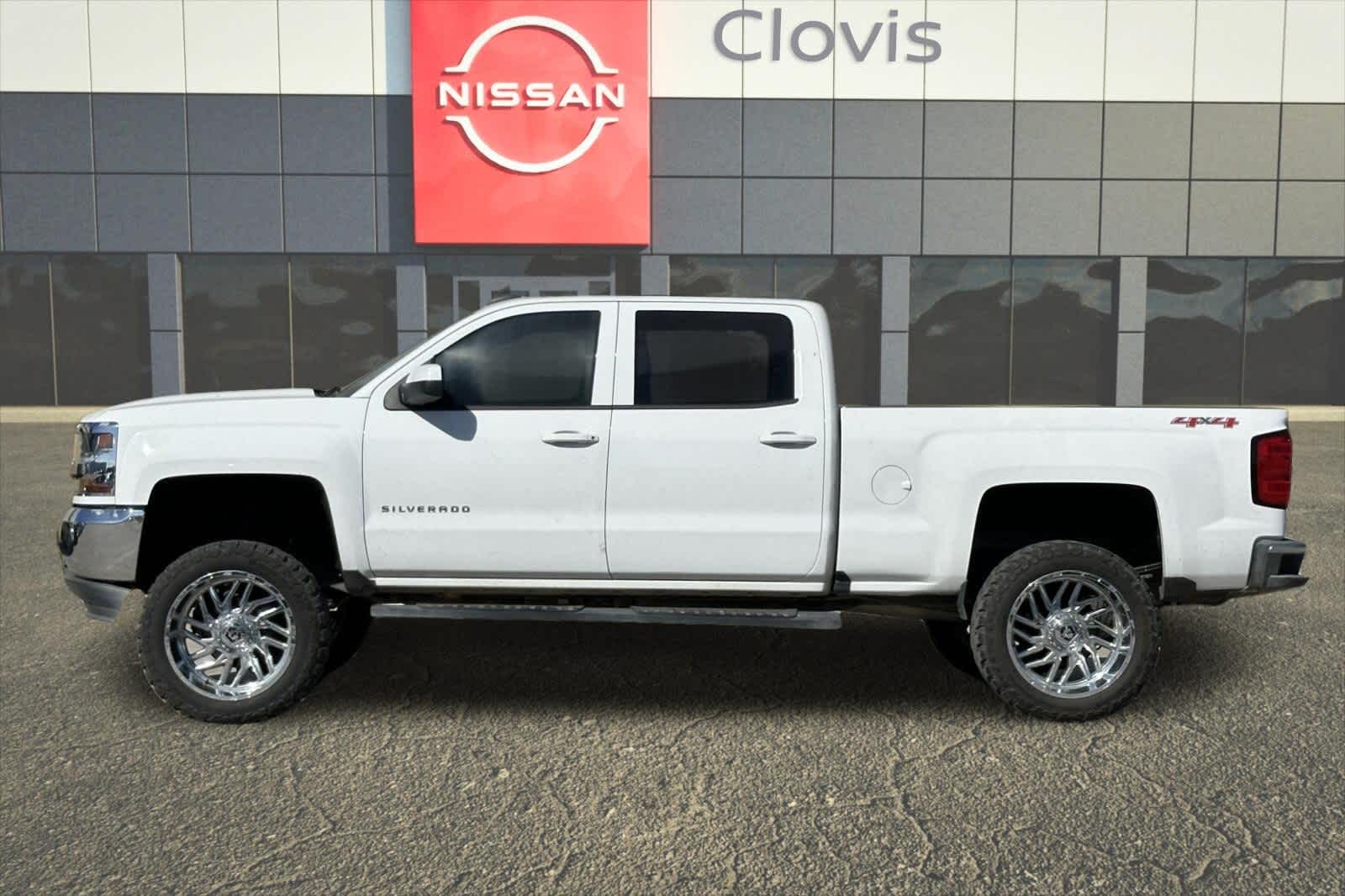 Thumbnail: 2017 Chevrolet Silverado 1500 - 6