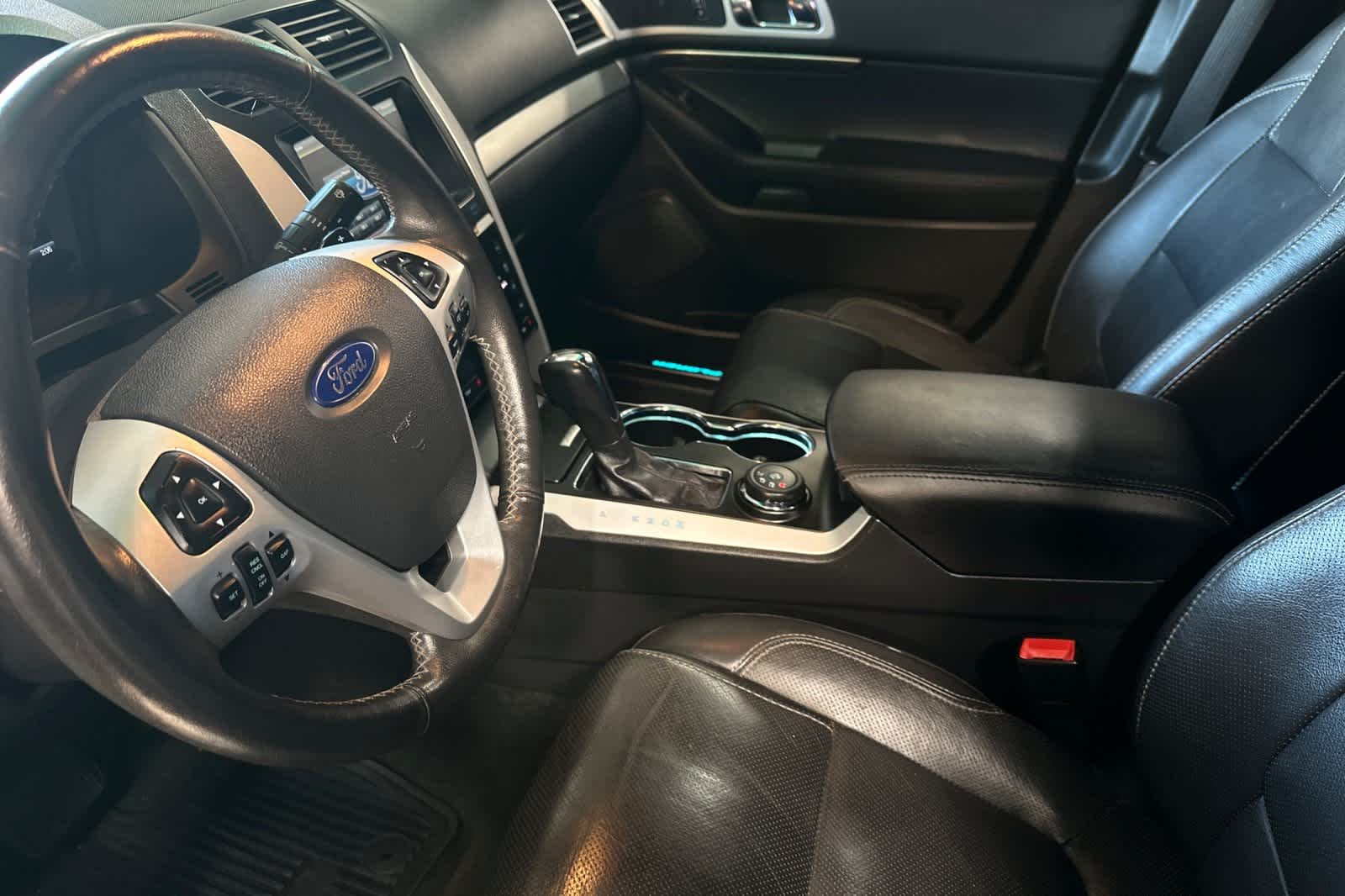 Thumbnail: 2015 Ford Explorer - 14