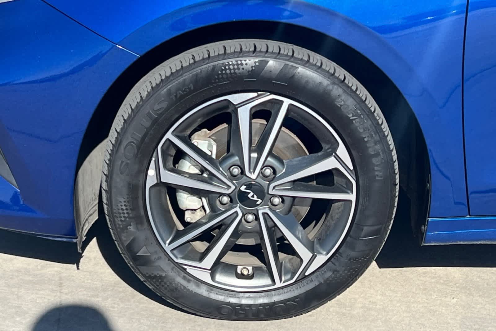 Thumbnail: 2023 Kia Forte - 27