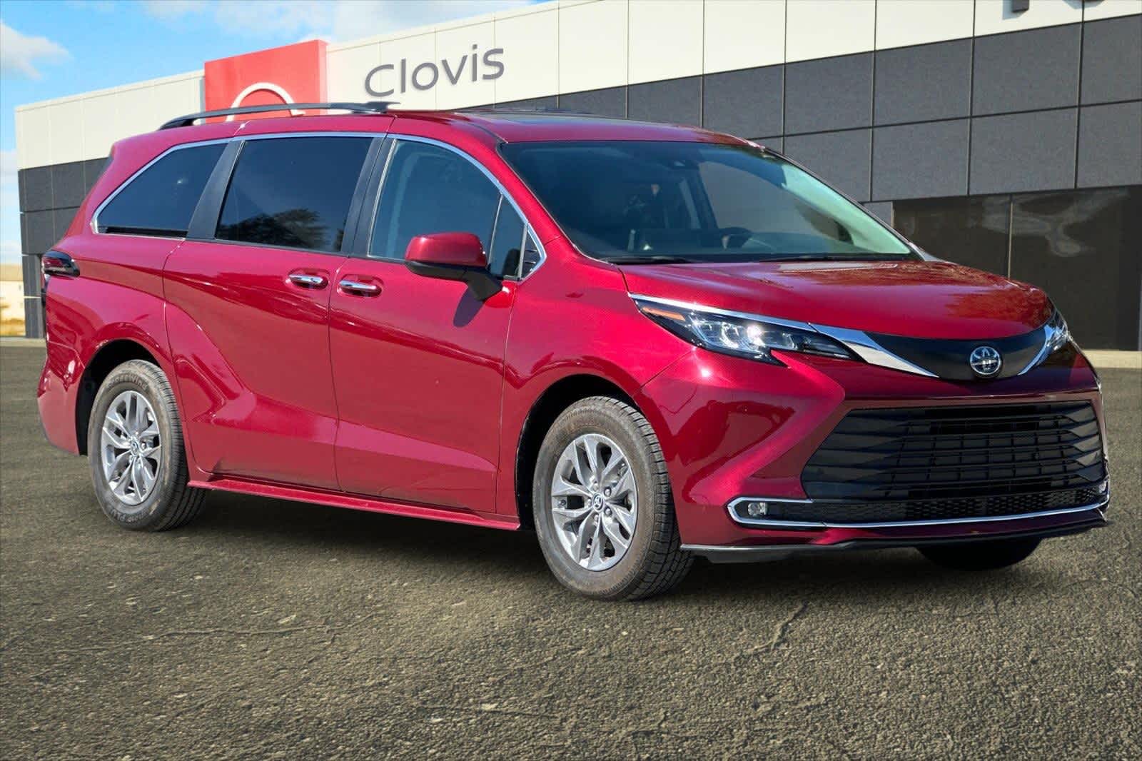 Thumbnail: 2023 Toyota Sienna - 10