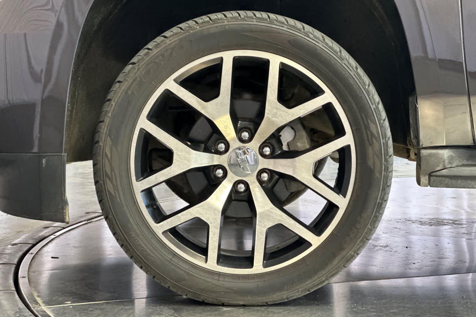 Thumbnail: 2016 Chevrolet Tahoe - 12