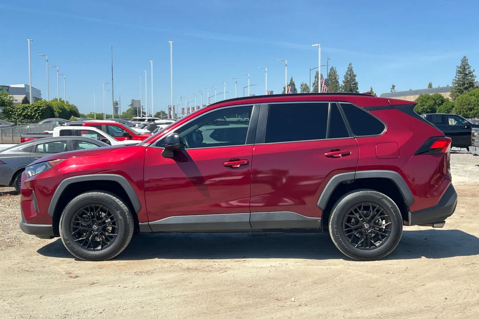 Thumbnail: 2021 Toyota RAV4 - 6