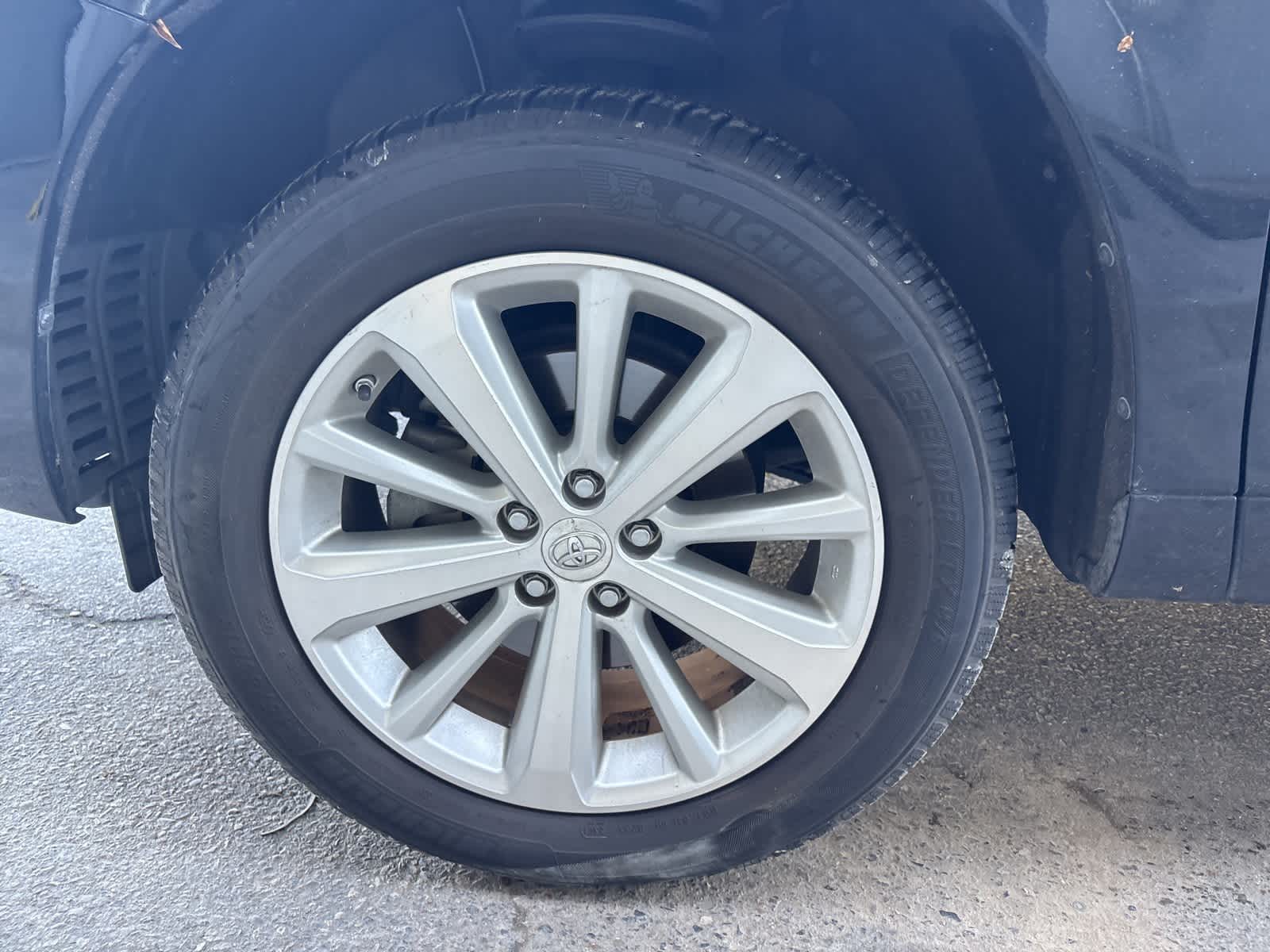 Thumbnail: 2010 Toyota Highlander - 23