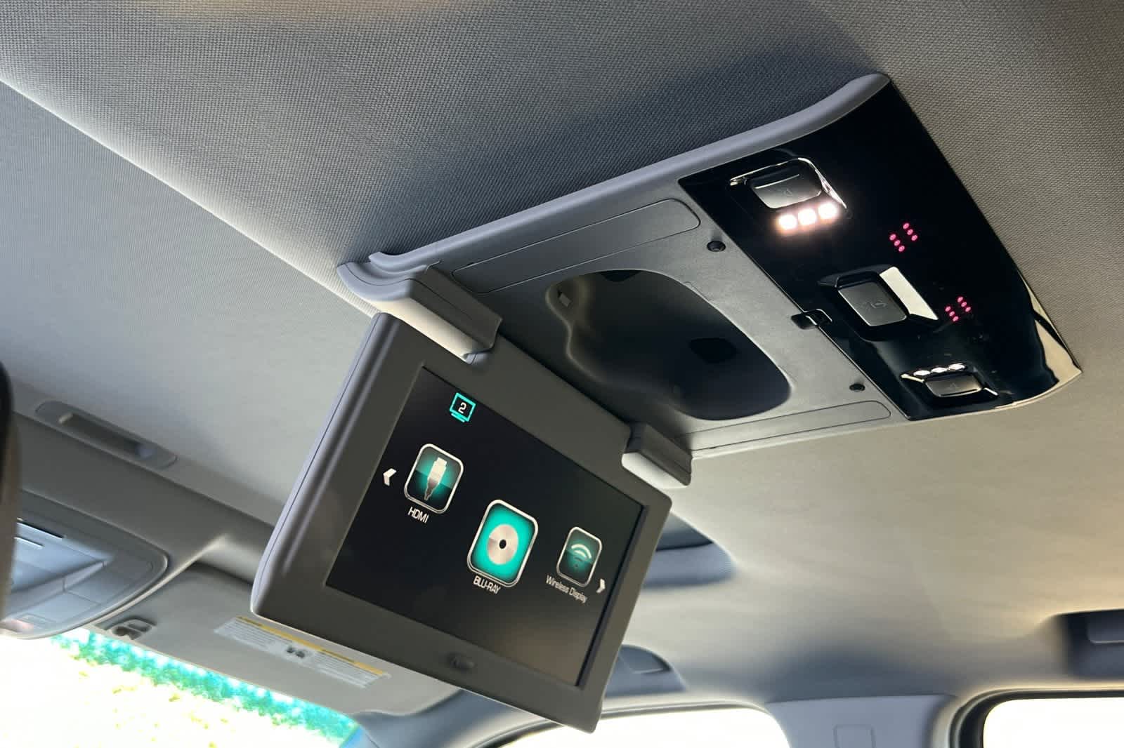 Thumbnail: 2019 Chevrolet Tahoe - 32