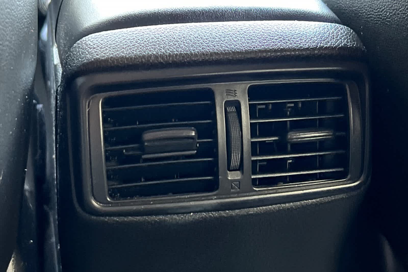 Thumbnail: 2019 Nissan Rogue - 15