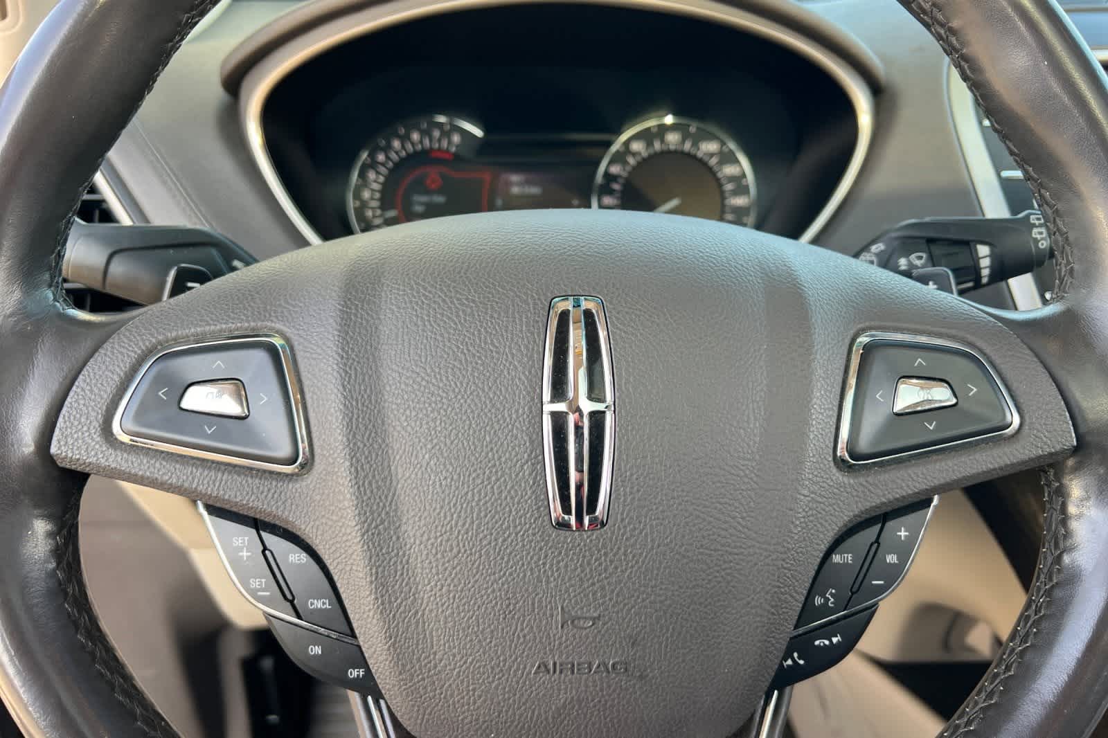 Thumbnail: 2016 Lincoln MKX - 27