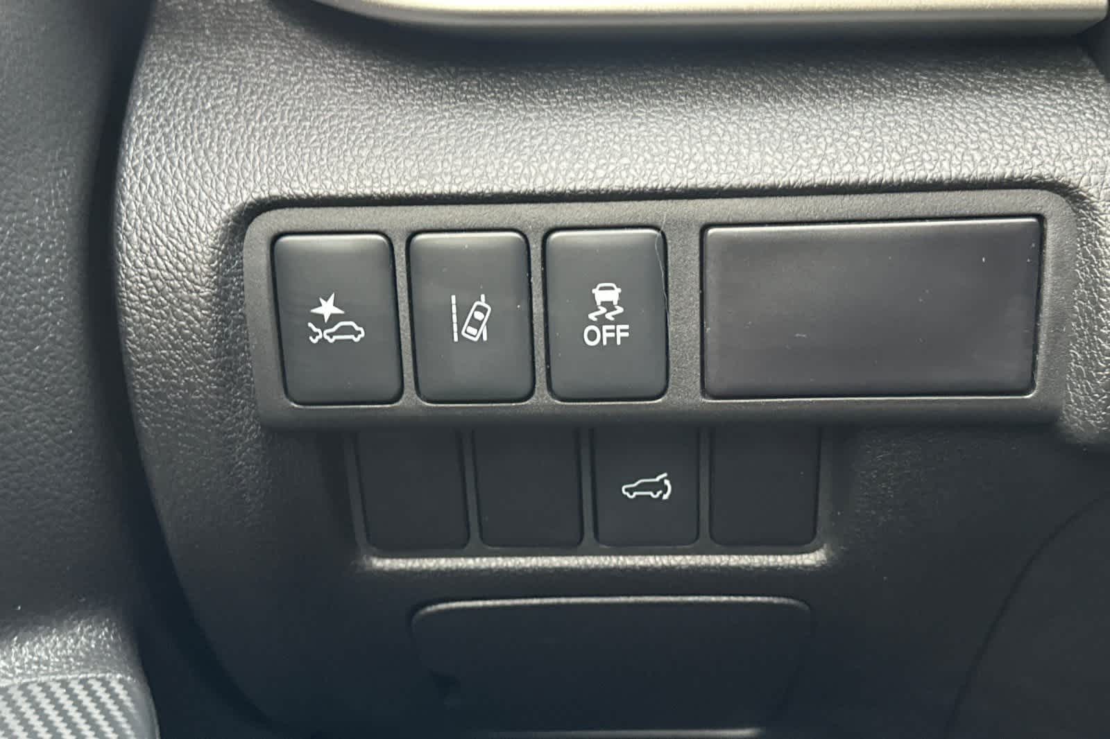 Thumbnail: 2025 Mitsubishi Eclipse Cross - 32