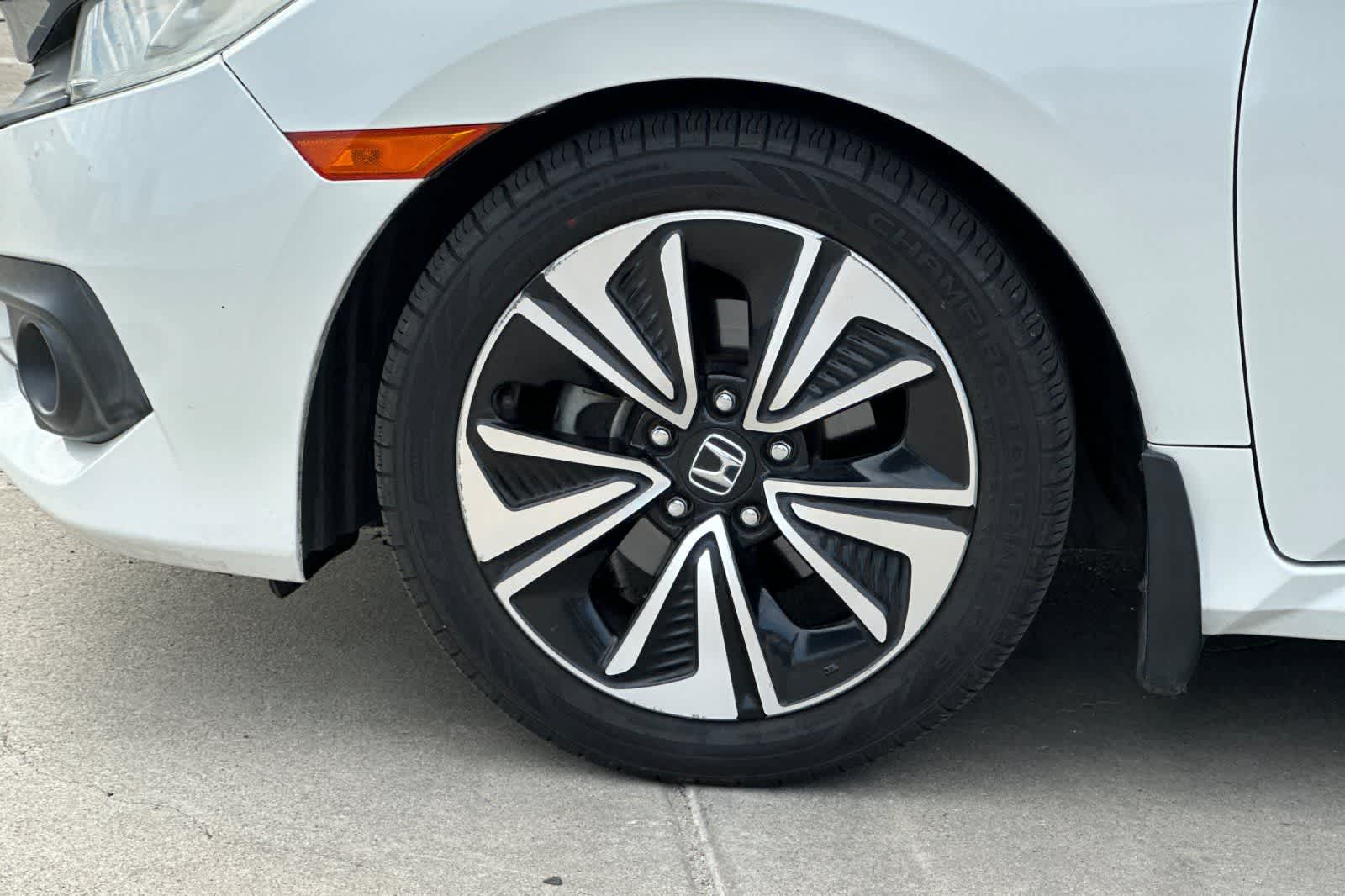 Thumbnail: 2017 Honda Civic - 27