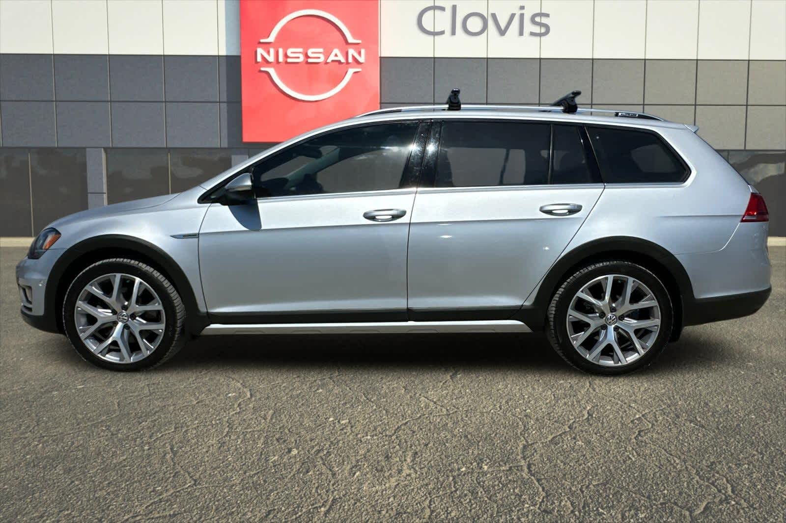 Thumbnail: 2017 Volkswagen Golf - 6