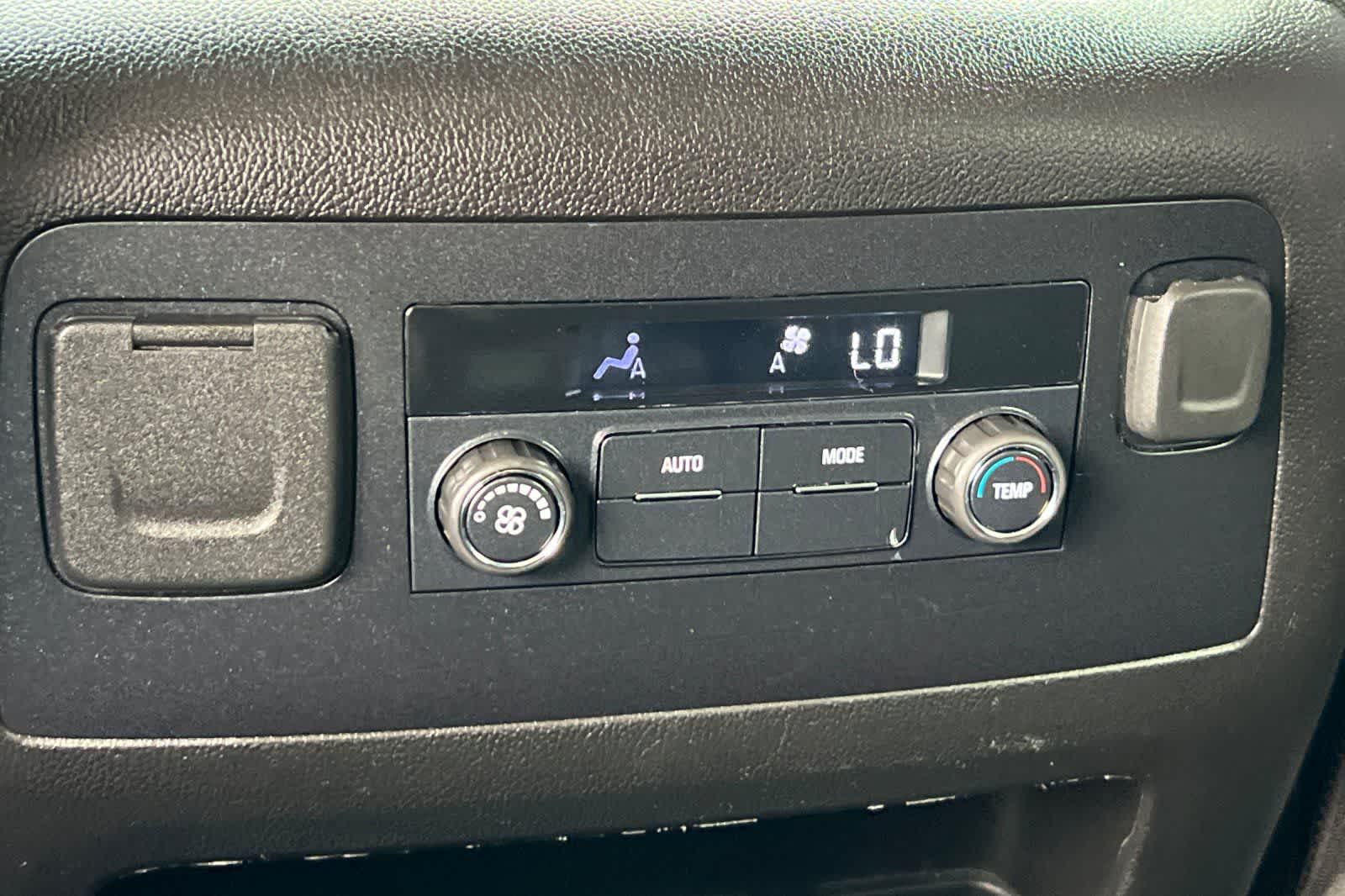 Thumbnail: 2019 Chevrolet Suburban - 15