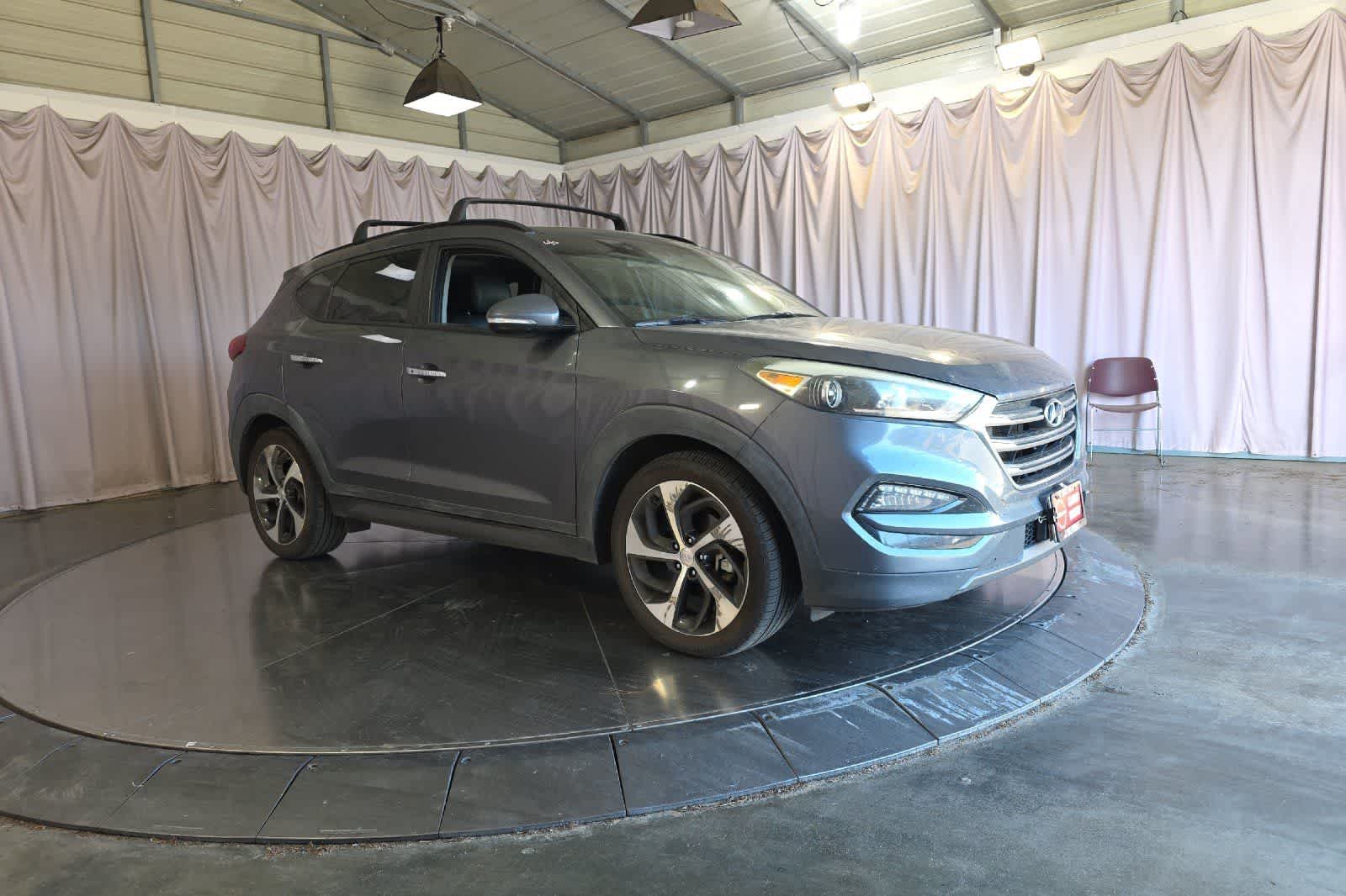 Thumbnail: 2016 Hyundai Tucson - 10