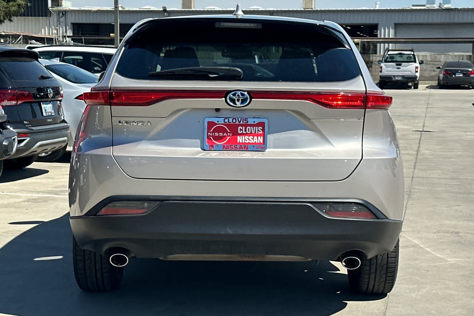 Thumbnail: 2024 Toyota Venza - 8