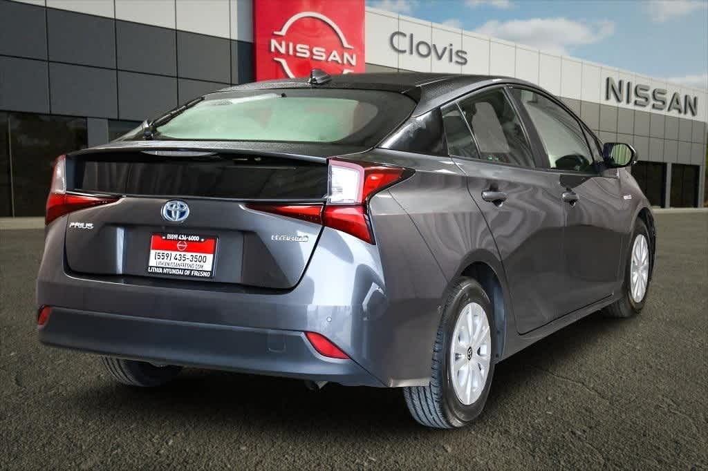2022 Toyota Prius L Eco 5
