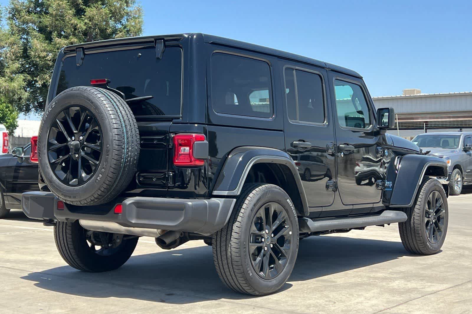 Thumbnail: 2025 Jeep Wrangler - 3