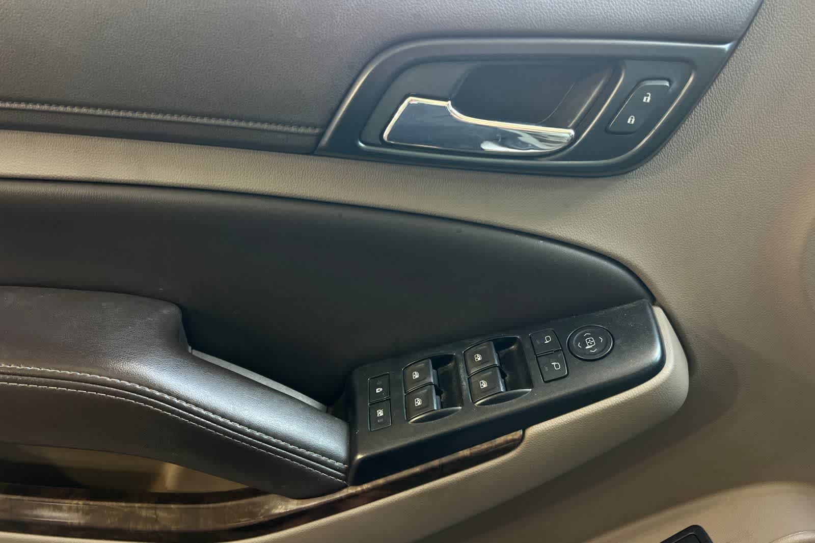 Thumbnail: 2015 Chevrolet Suburban - 15