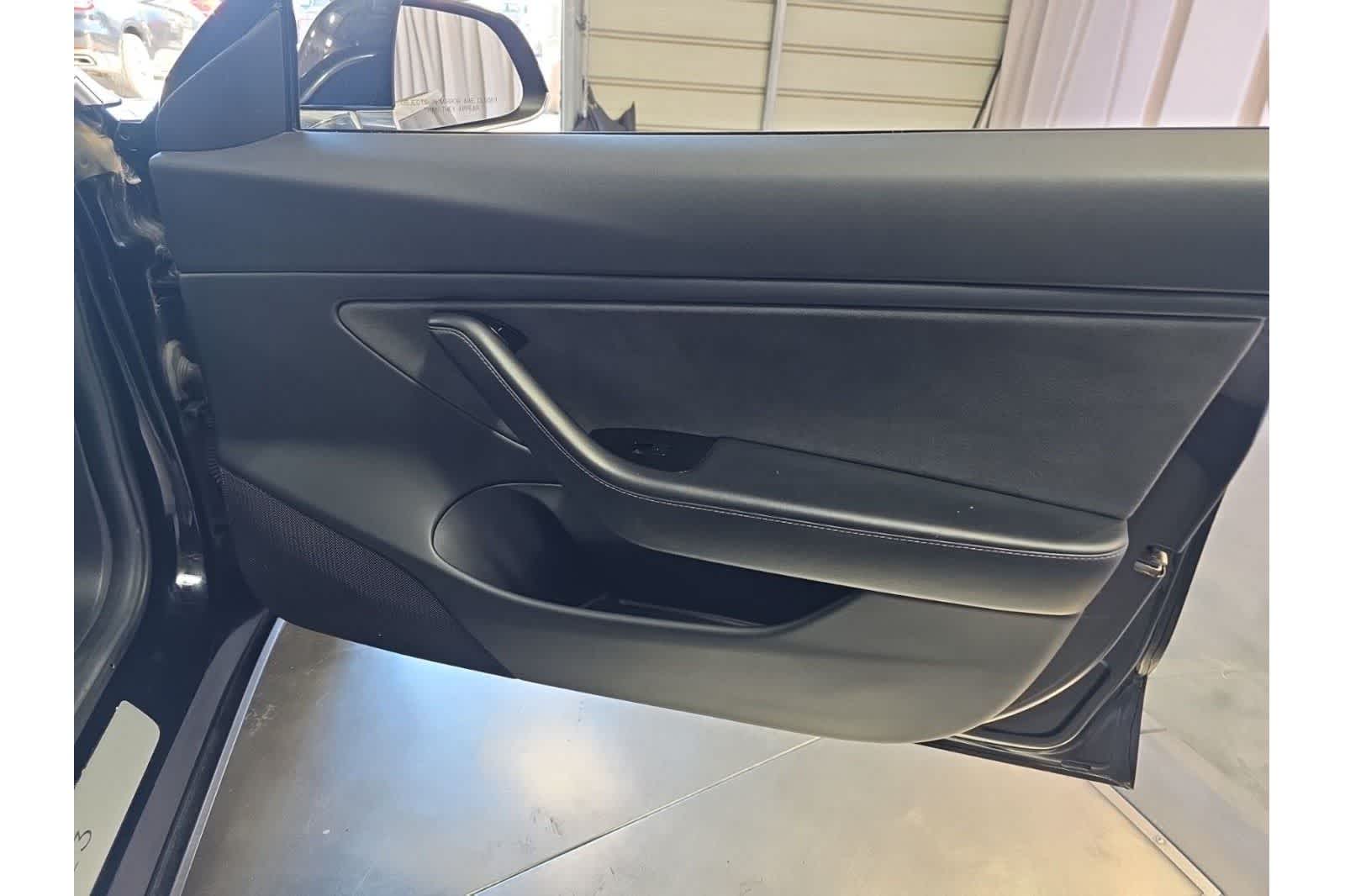 Thumbnail: 2018 Tesla Model 3 - 14