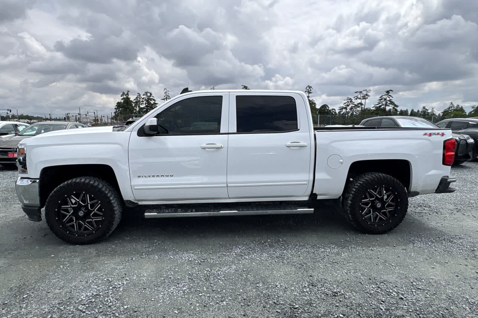 Thumbnail: 2017 Chevrolet Silverado 1500 - 6
