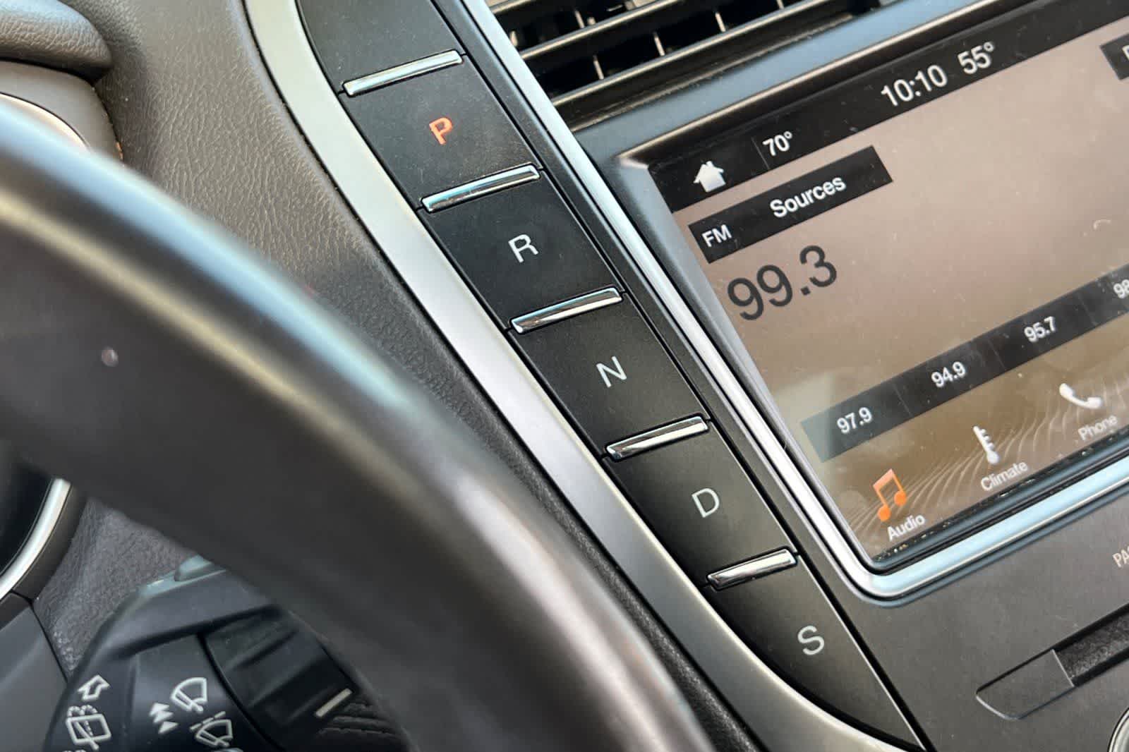 Thumbnail: 2016 Lincoln MKX - 25