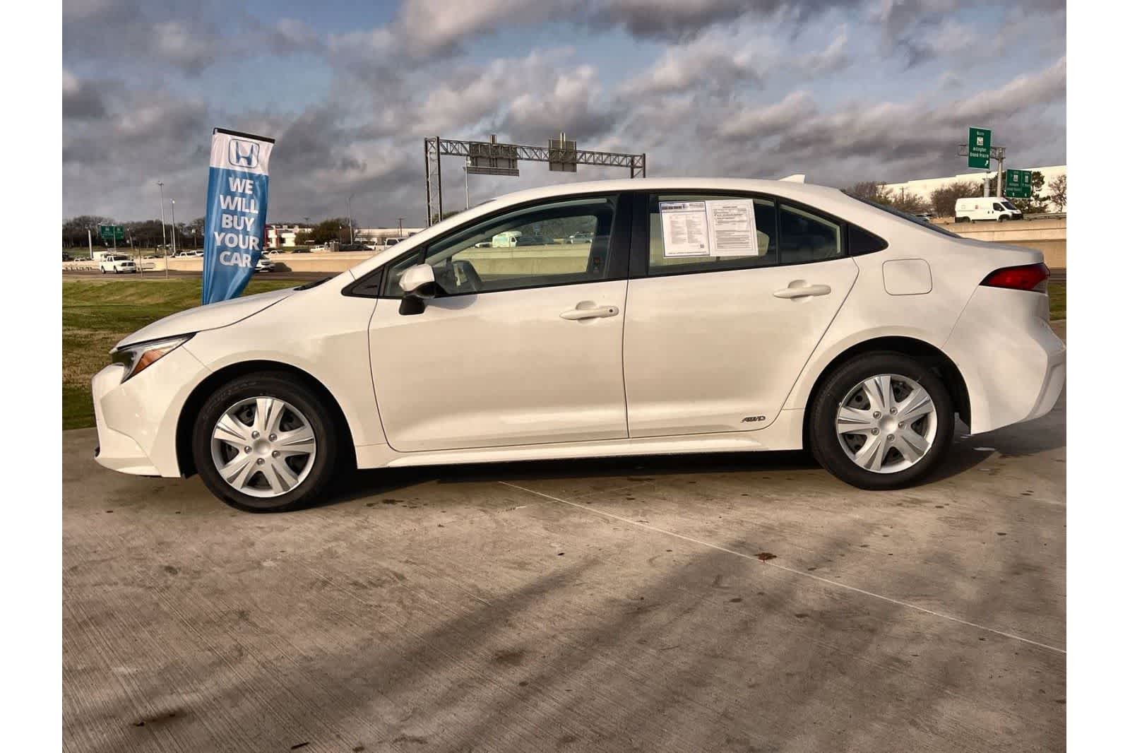 Thumbnail: 2023 Toyota Corolla - 5