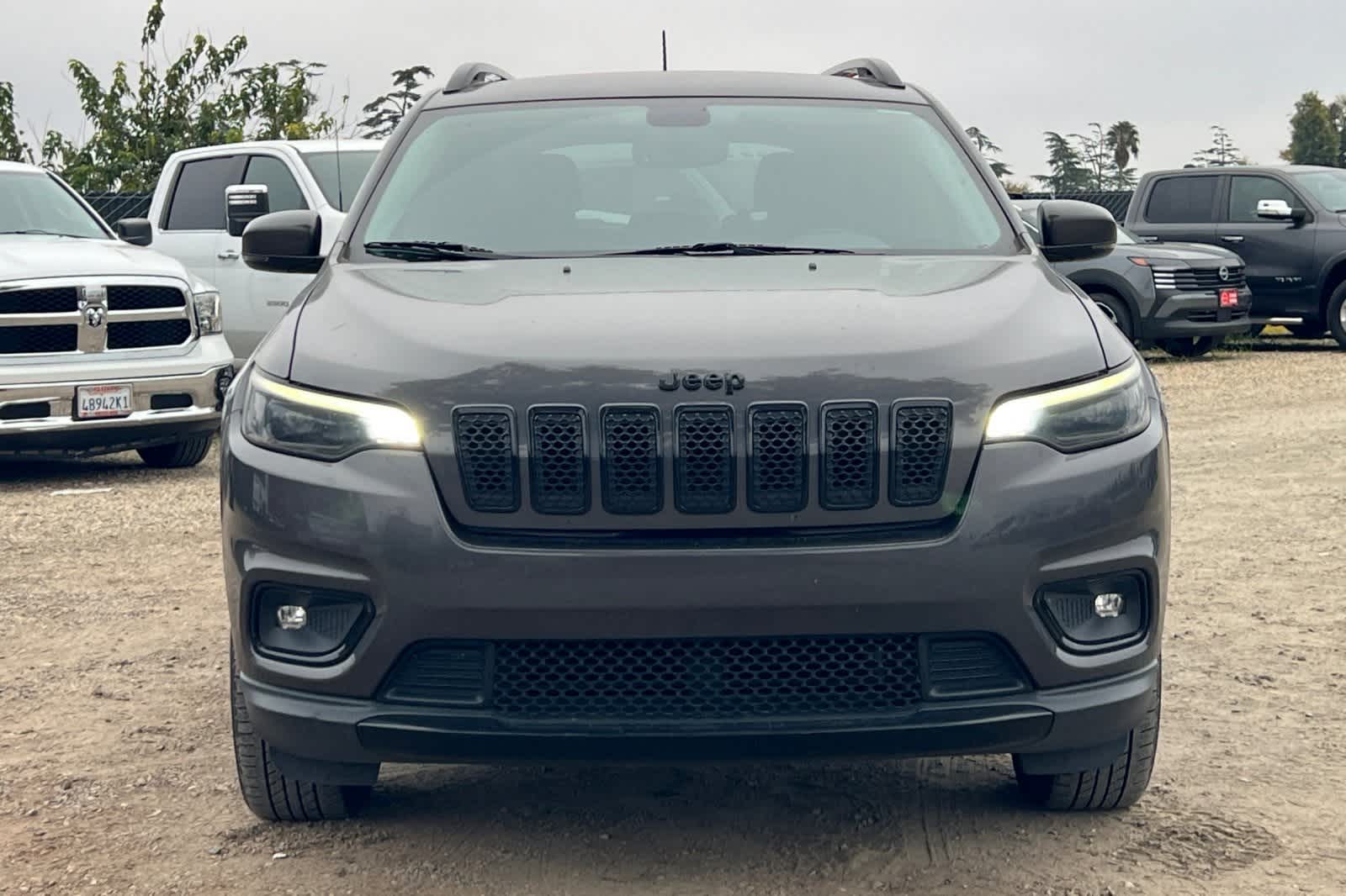 Thumbnail: 2019 Jeep Cherokee - 11