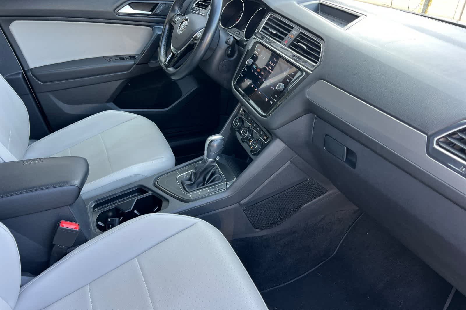 Thumbnail: 2019 Volkswagen Tiguan - 17