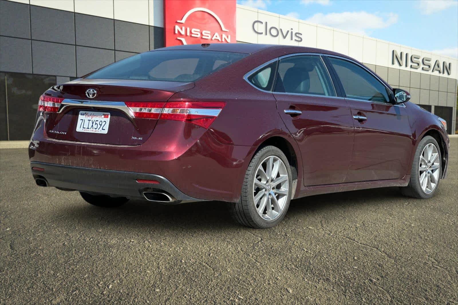 Thumbnail: 2015 Toyota Avalon - 3