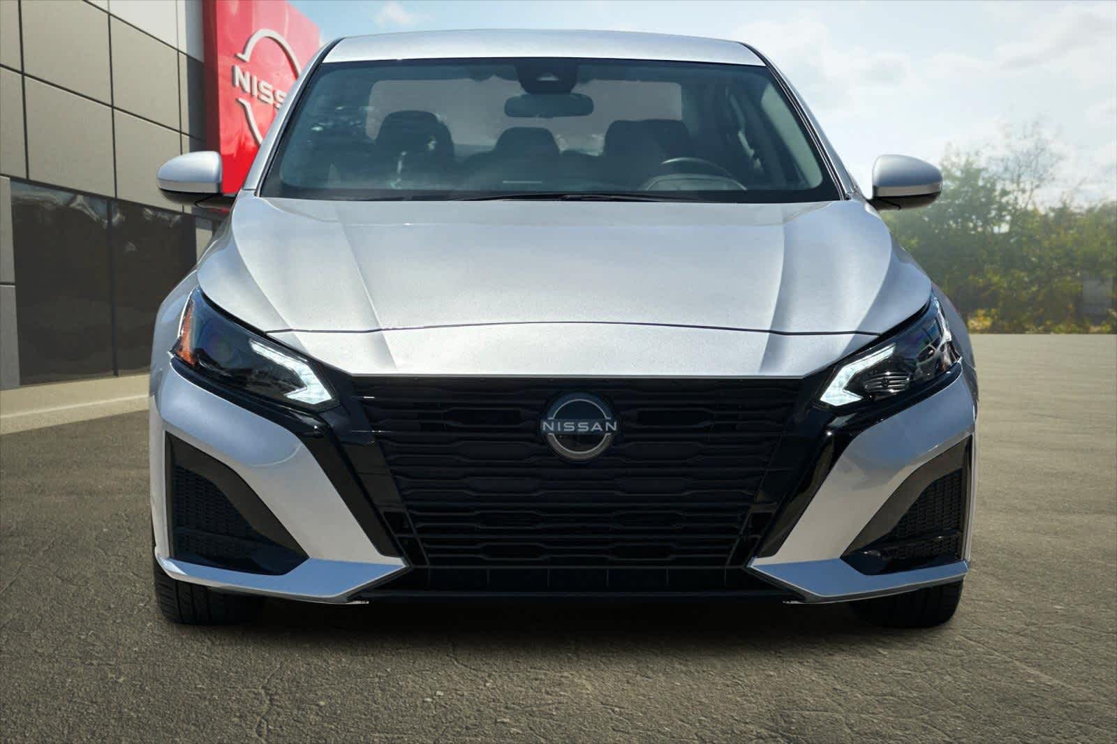Thumbnail: 2023 Nissan Altima - 11