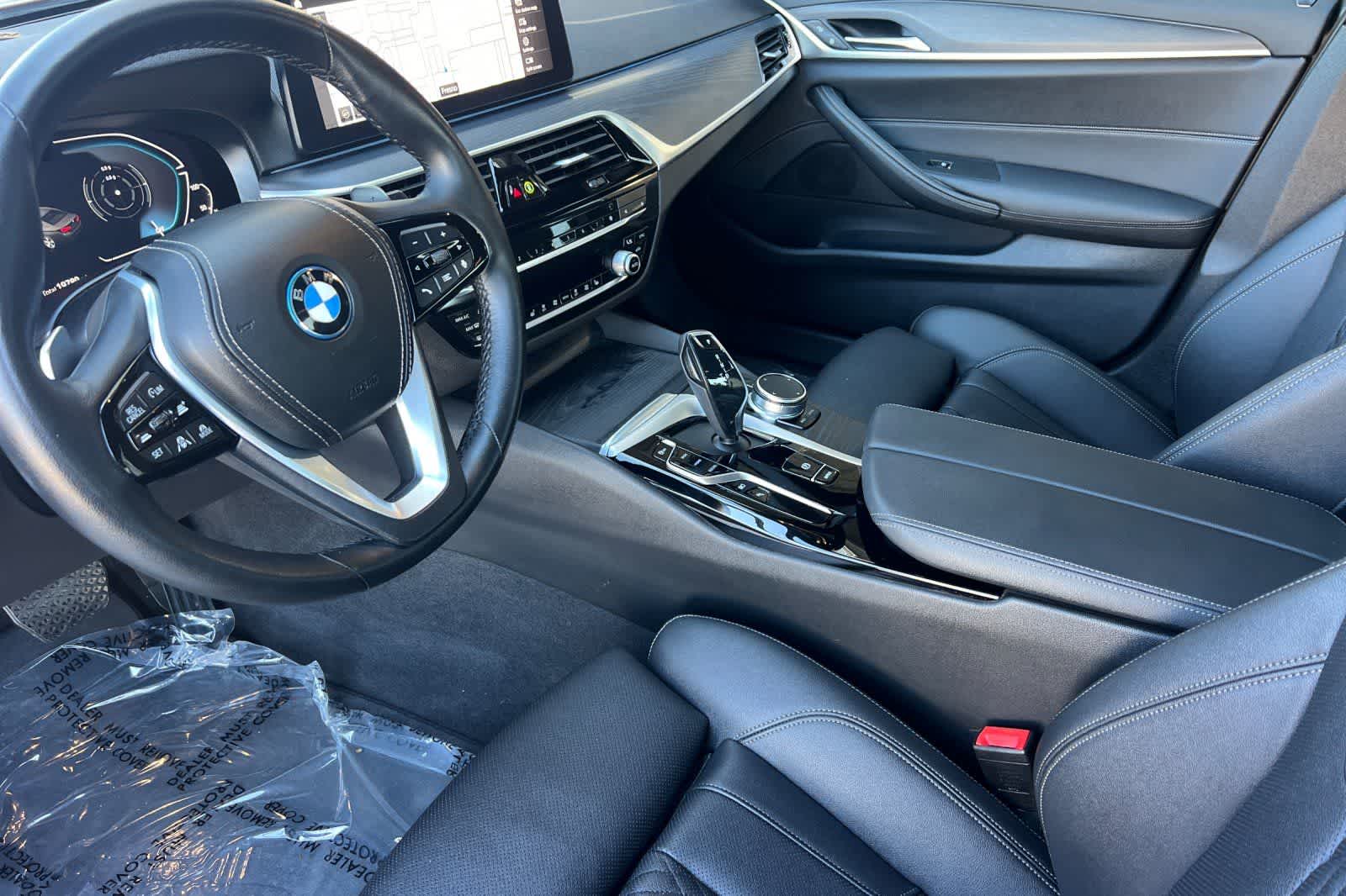 Thumbnail: 2023 BMW 5 Series - 12