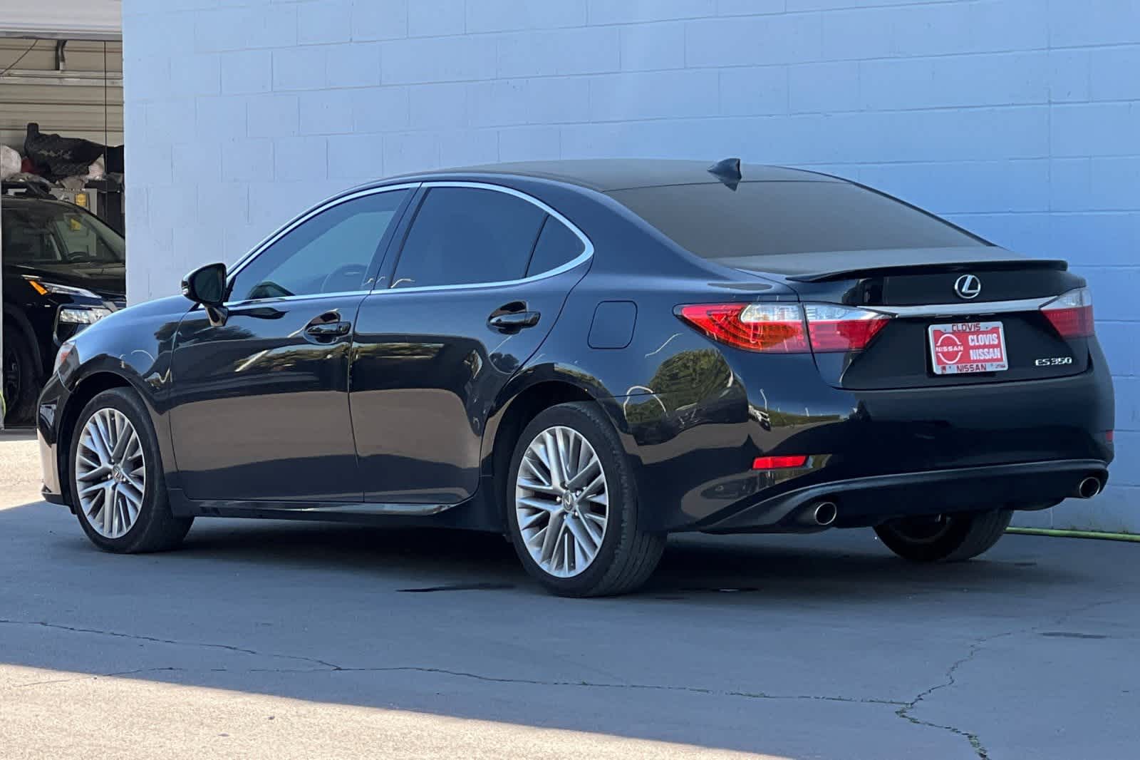 Thumbnail: 2015 Lexus ES - 7