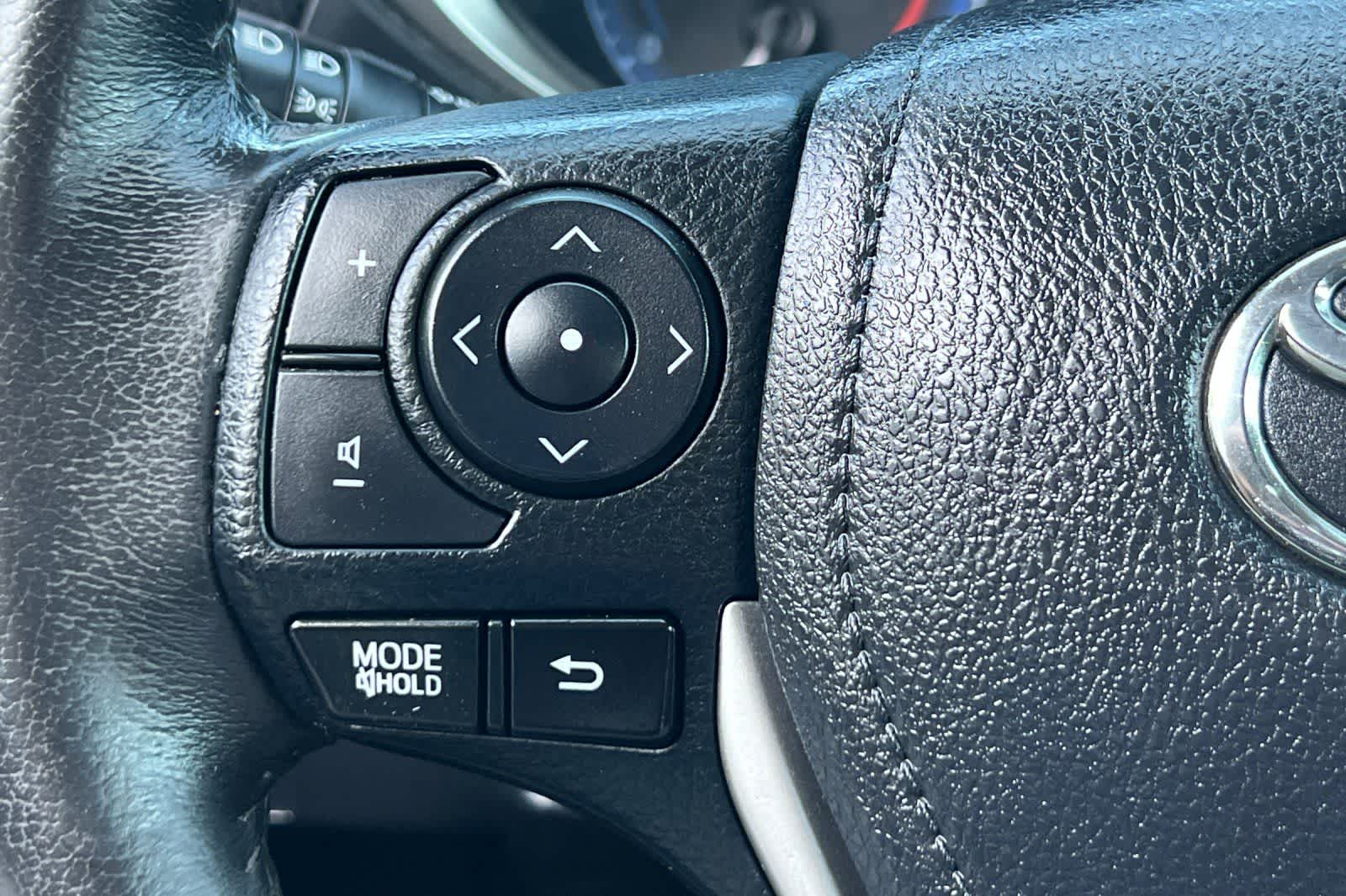 Thumbnail: 2015 Toyota Corolla - 28