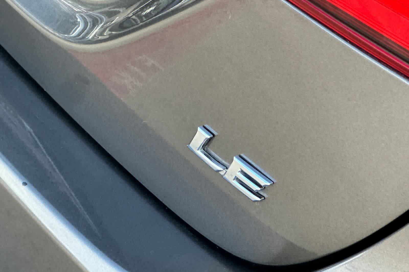 Thumbnail: 2018 Toyota Camry - 32