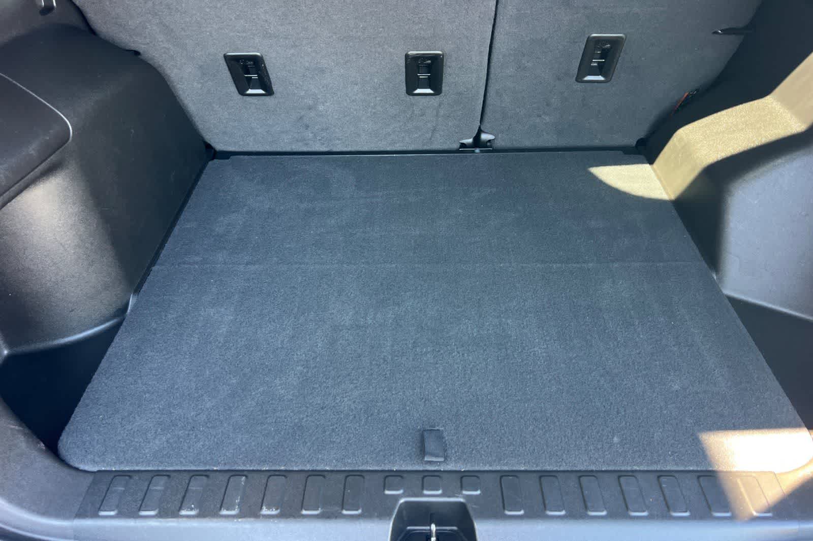 Thumbnail: 2022 Chevrolet Equinox - 18