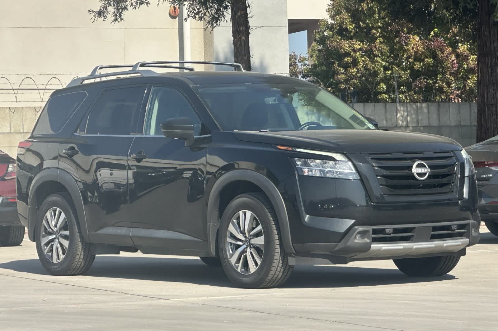 Thumbnail: 2023 Nissan Pathfinder - 10