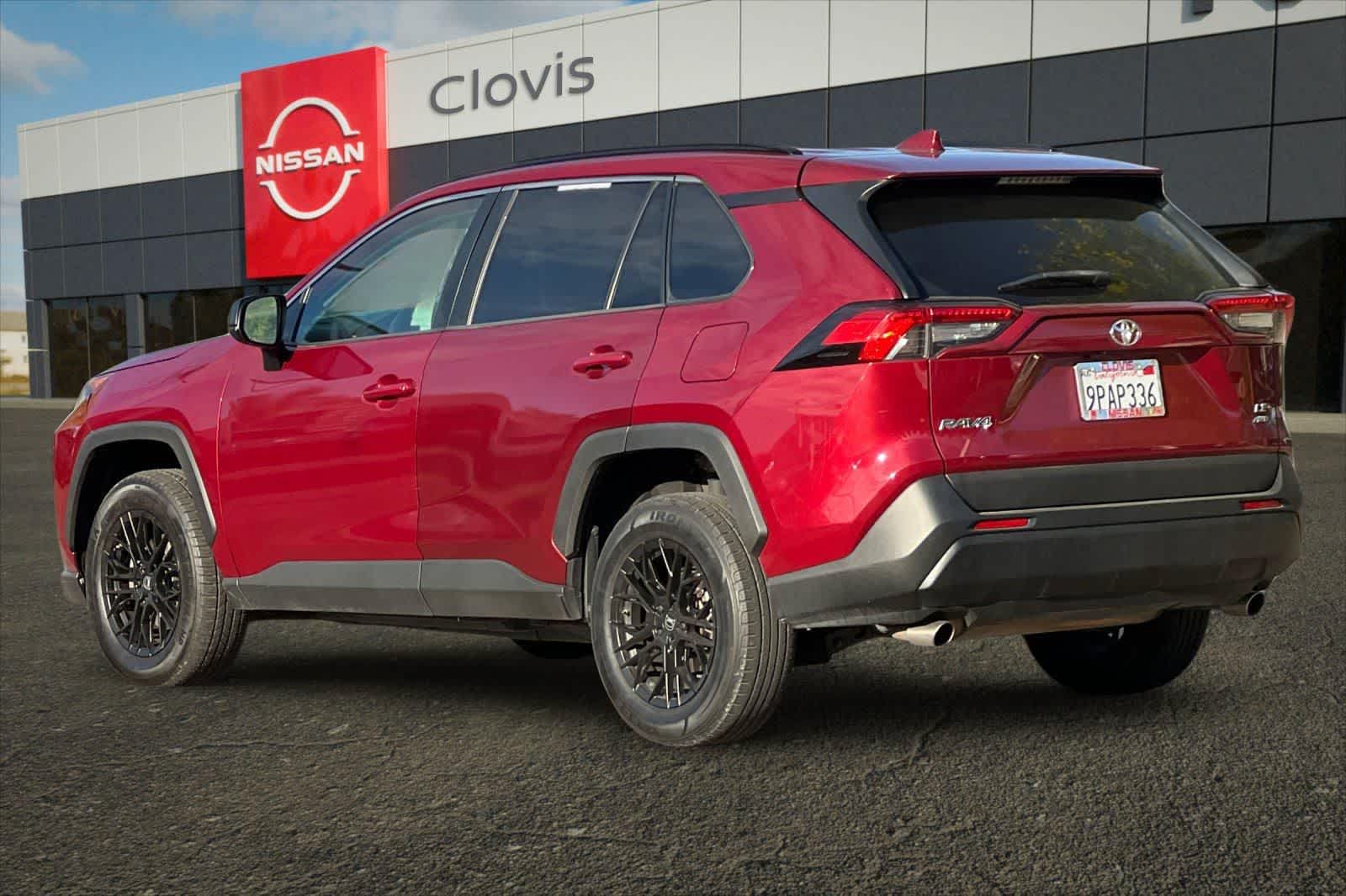 Thumbnail: 2021 Toyota RAV4 - 7
