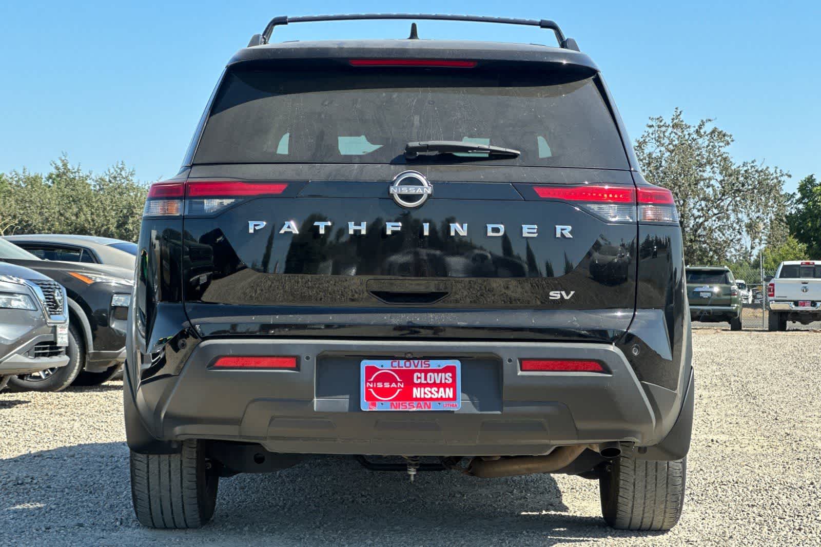Thumbnail: 2024 Nissan Pathfinder - 8