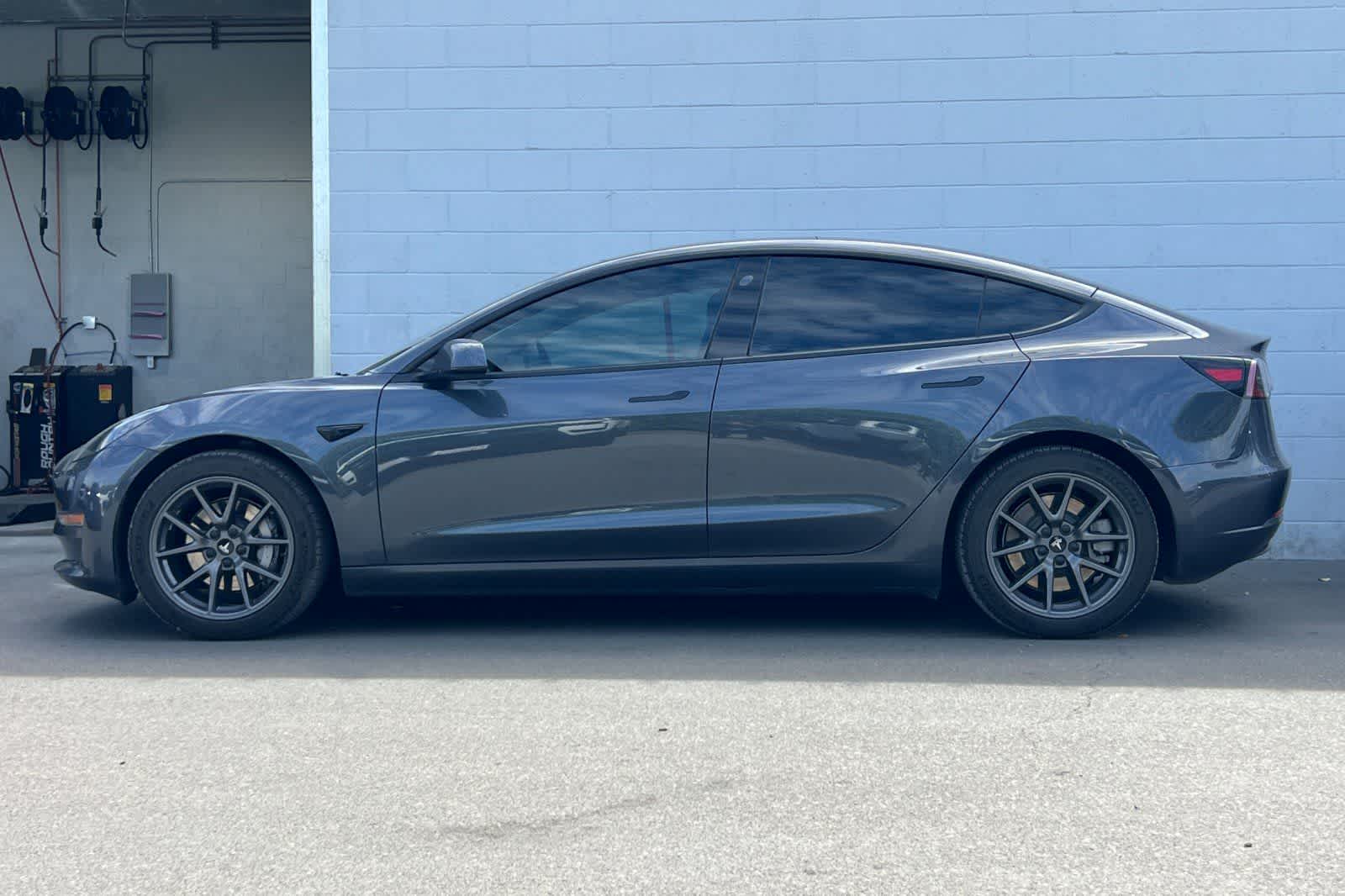 Thumbnail: 2022 Tesla Model 3 - 6