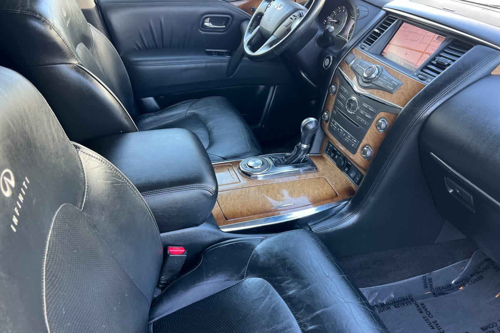 Thumbnail: 2012 INFINITI QX56 - 21