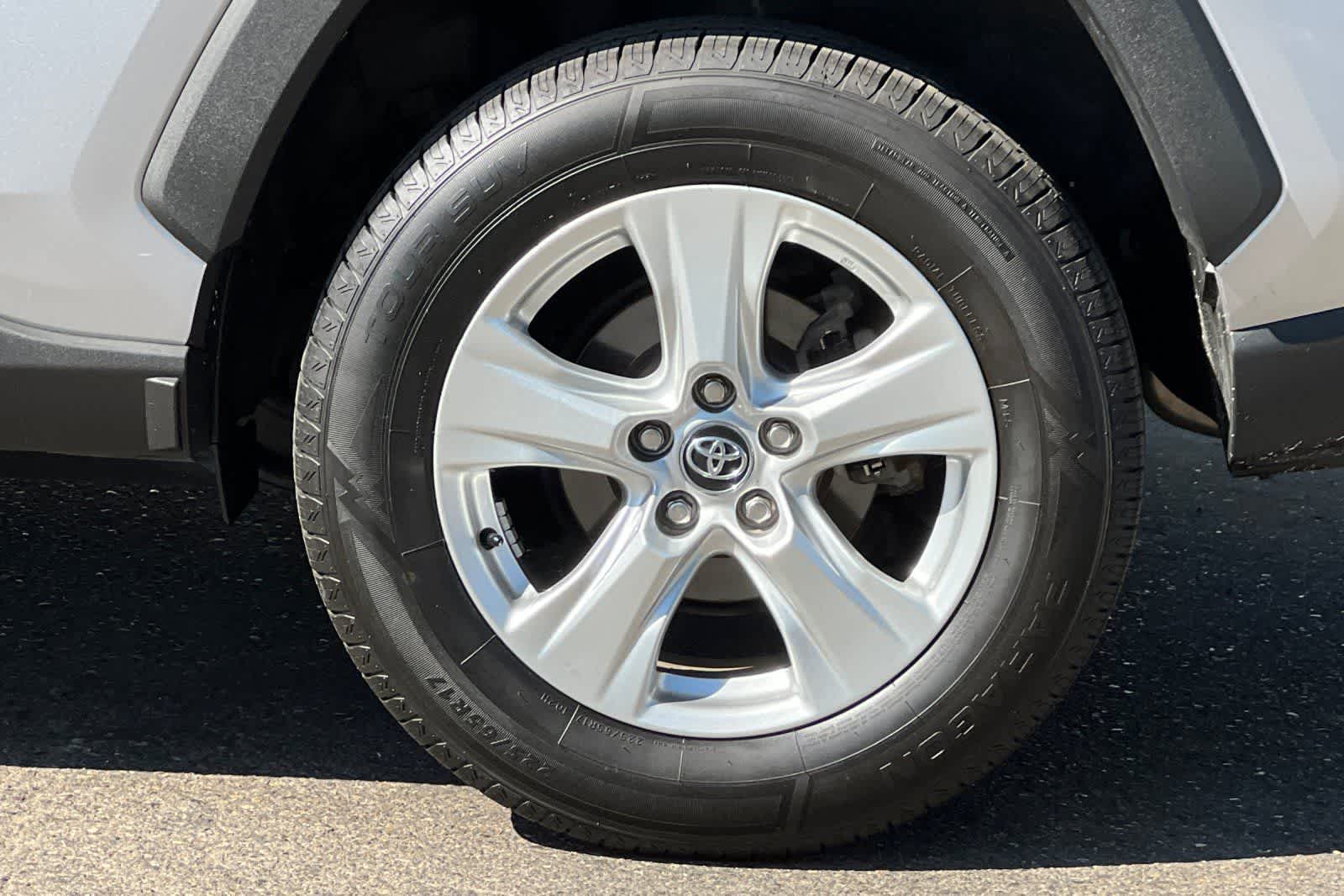 Thumbnail: 2020 Toyota RAV4 - 36