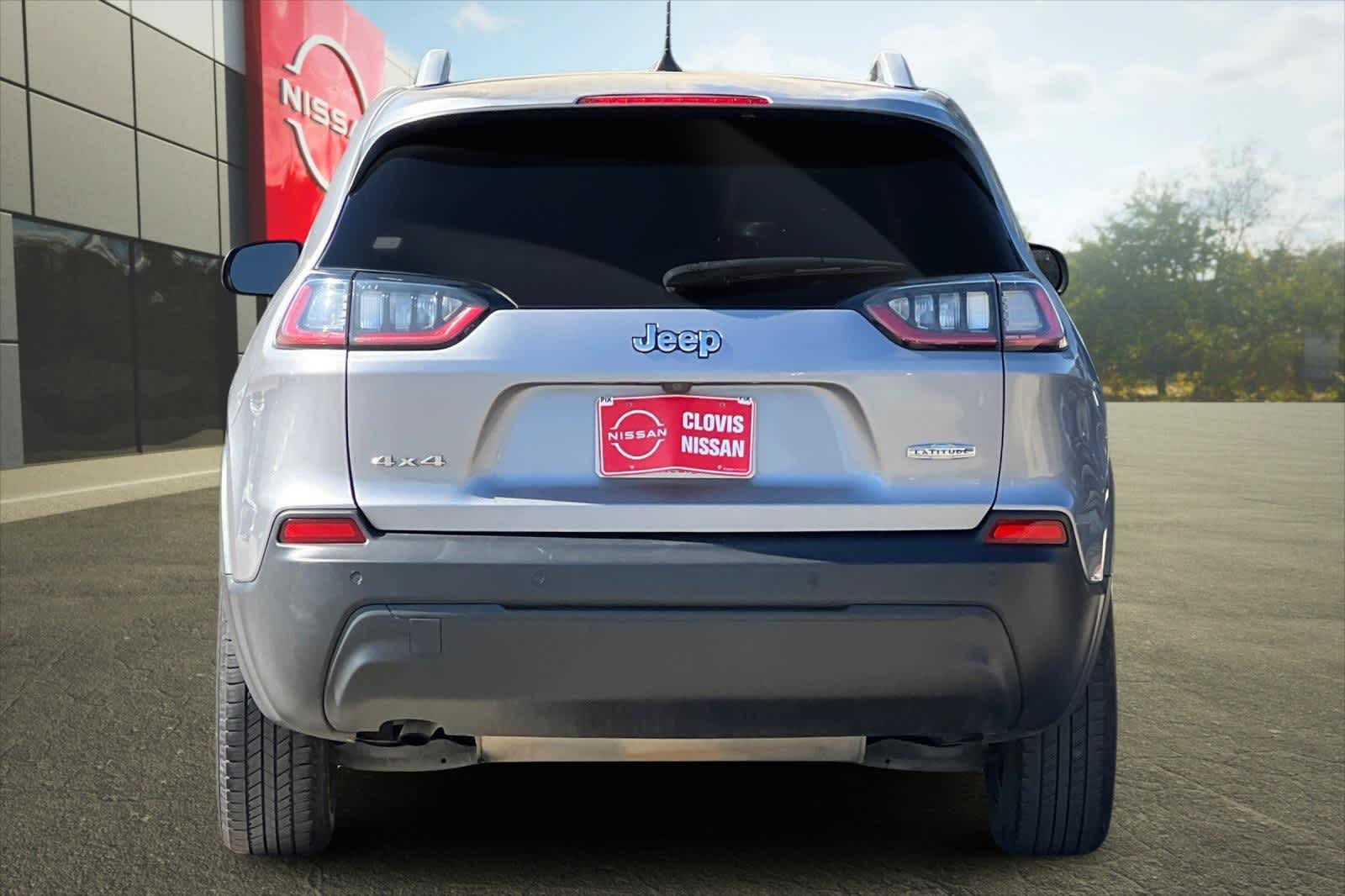 Thumbnail: 2019 Jeep Cherokee - 8
