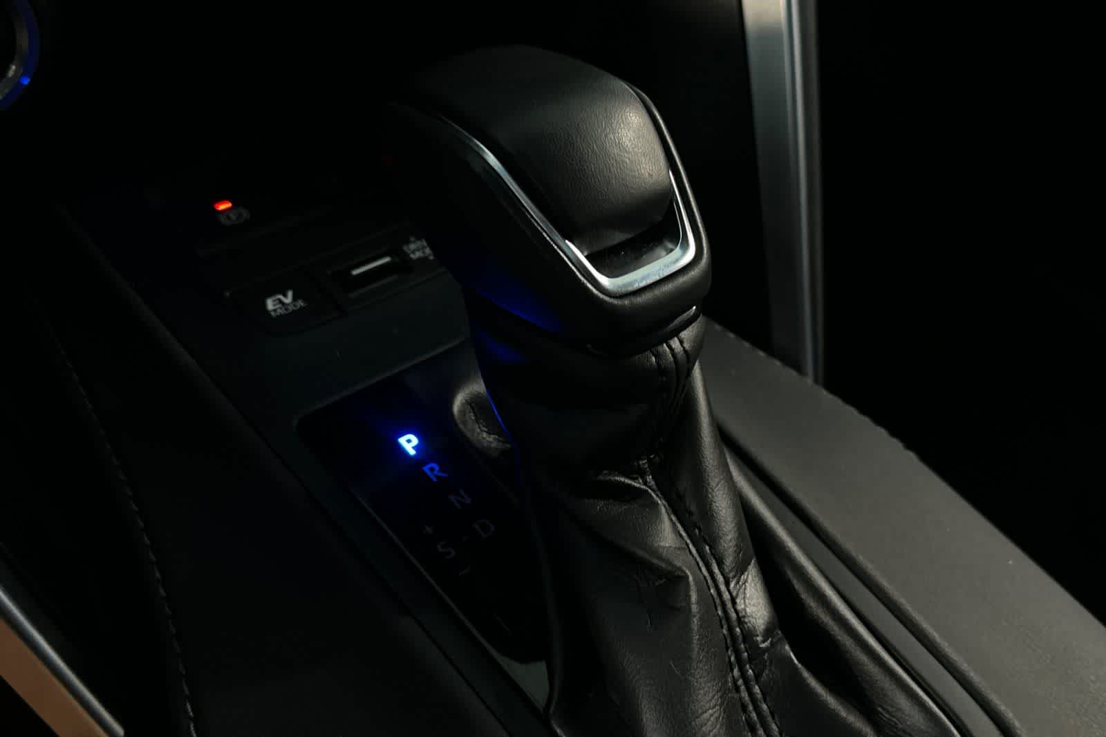 Thumbnail: 2024 Toyota Venza - 23