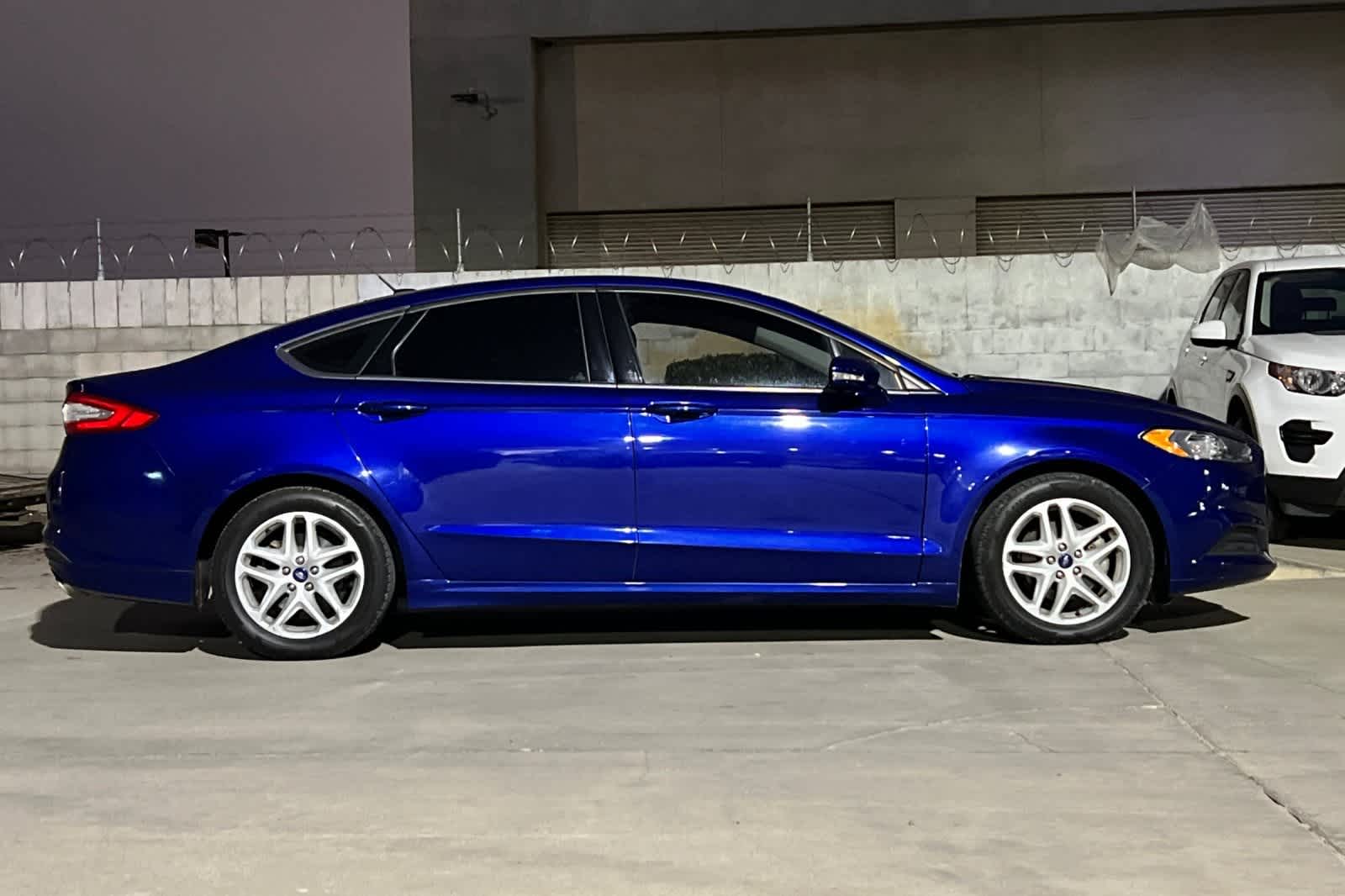 Thumbnail: 2016 Ford Fusion - 9