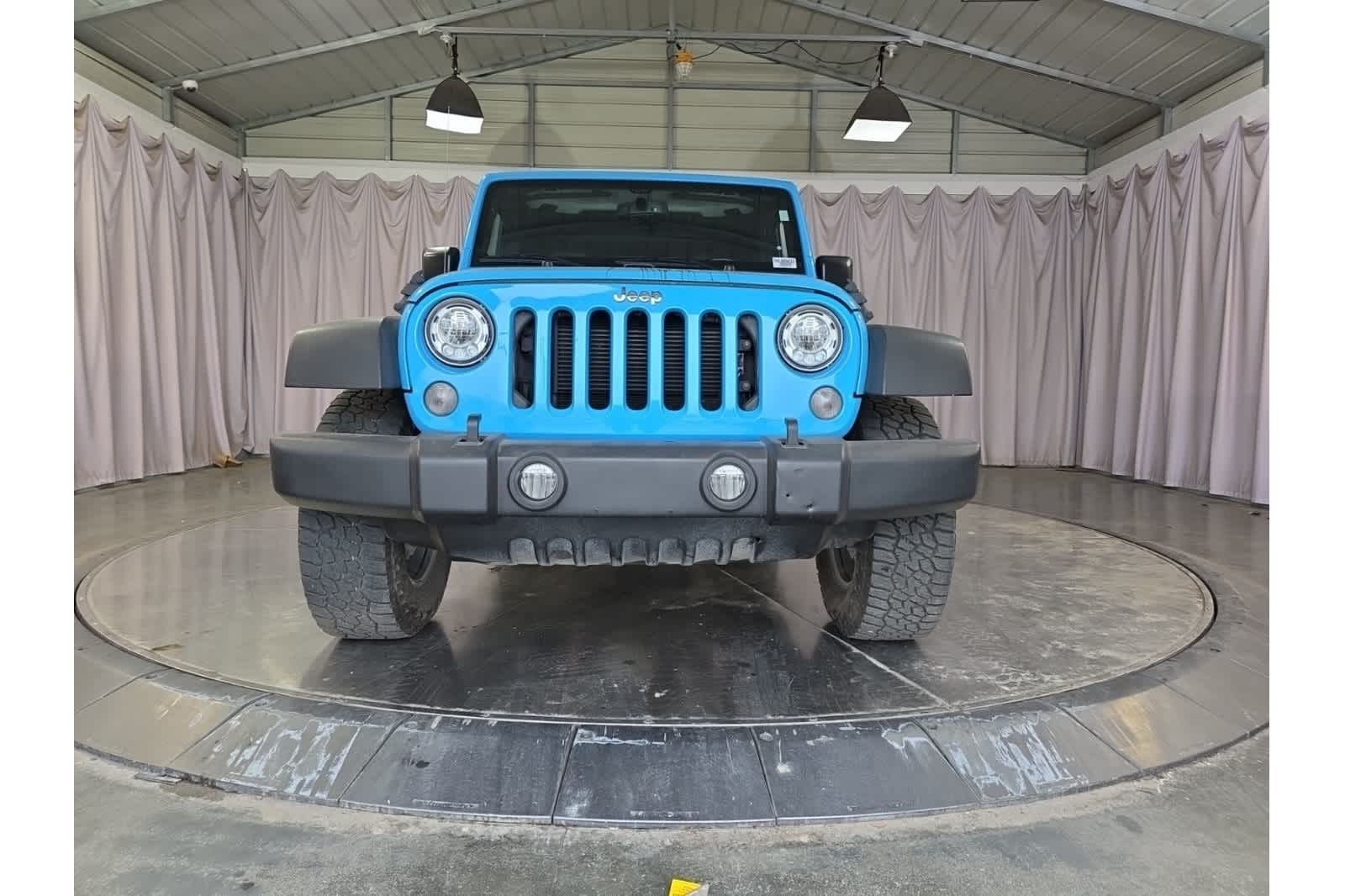 Thumbnail: 2017 Jeep Wrangler - 10