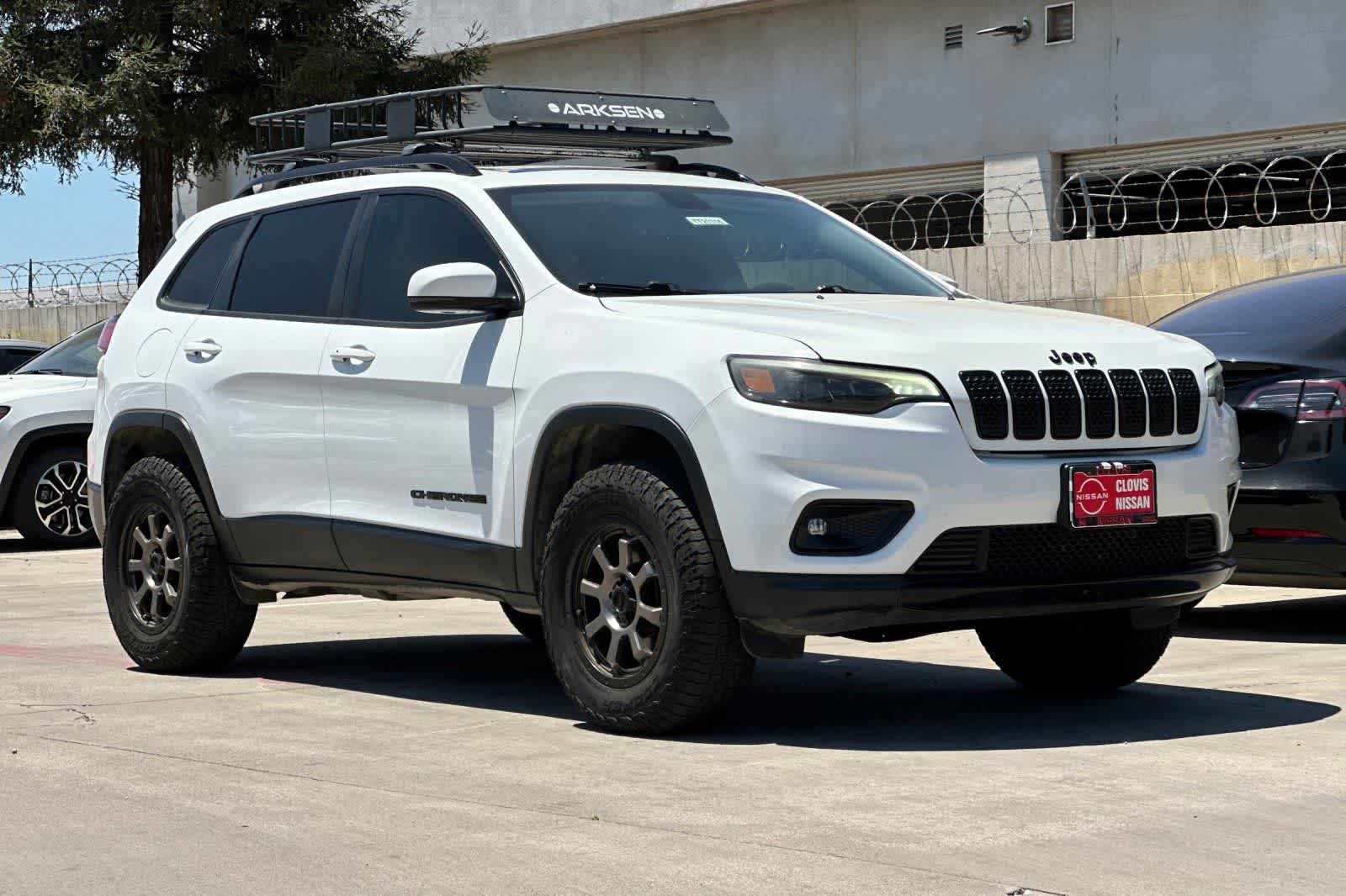 Thumbnail: 2019 Jeep Cherokee - 10