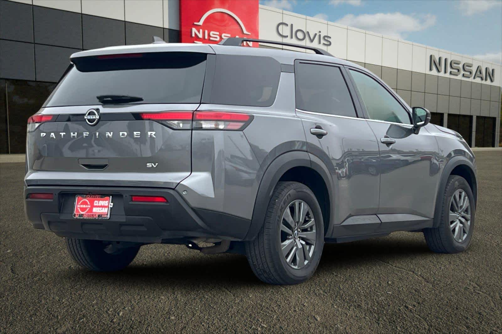 Thumbnail: 2024 Nissan Pathfinder - 3